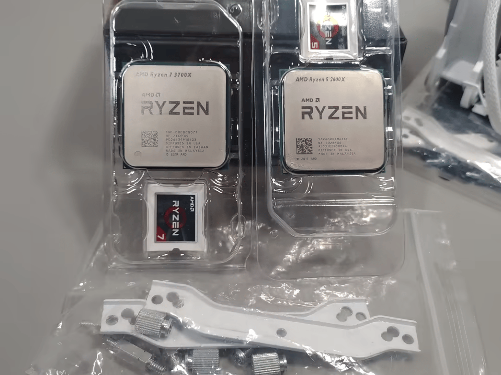 Ryzen Bundle (2600x, 3700x, Arctic Freezer Duo, wraith stealth)