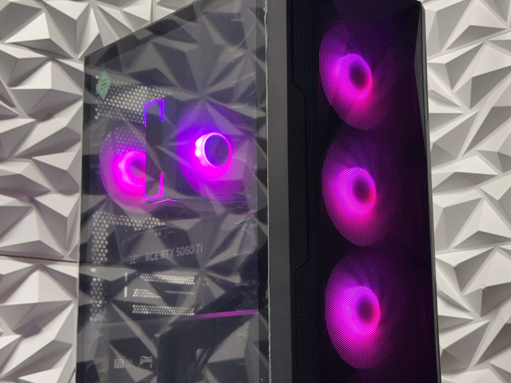 RTX 5060 Ti / Ryzen 5 9600x / 16GB DDR5 / 1TB SSD / Gaming pc / Future proof / Warzone / Fortnite