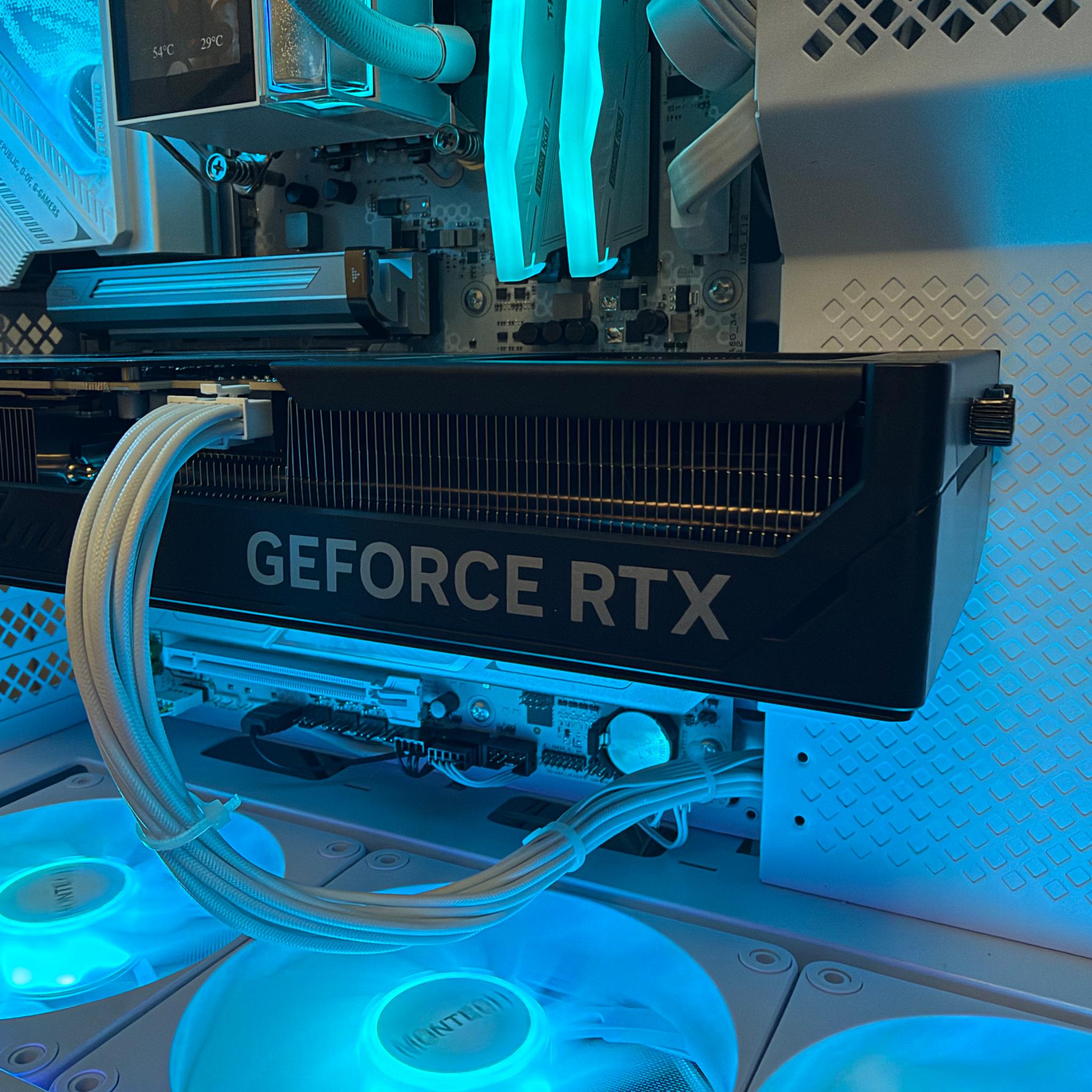 GIGABYTE GeForce RTX 5080 WINDFORCE SFF 16G