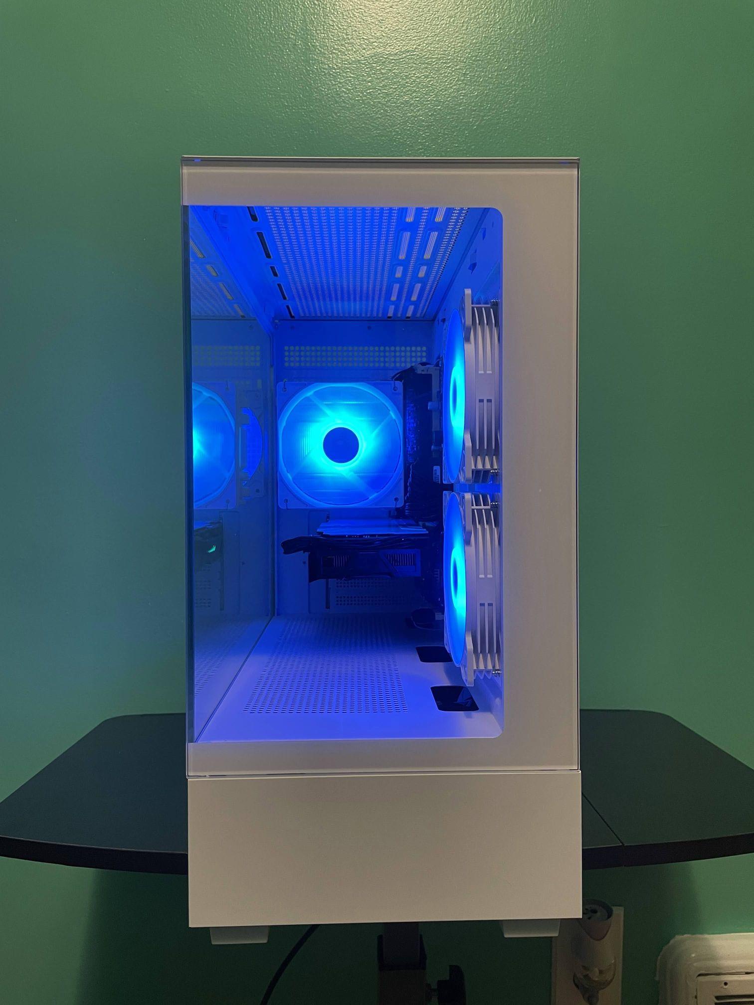Custom White Glass Gaming PC | Intel i7 / AMD RX580 / 8GB / 1.1TB Win 11 Pro + Wi-Fi
