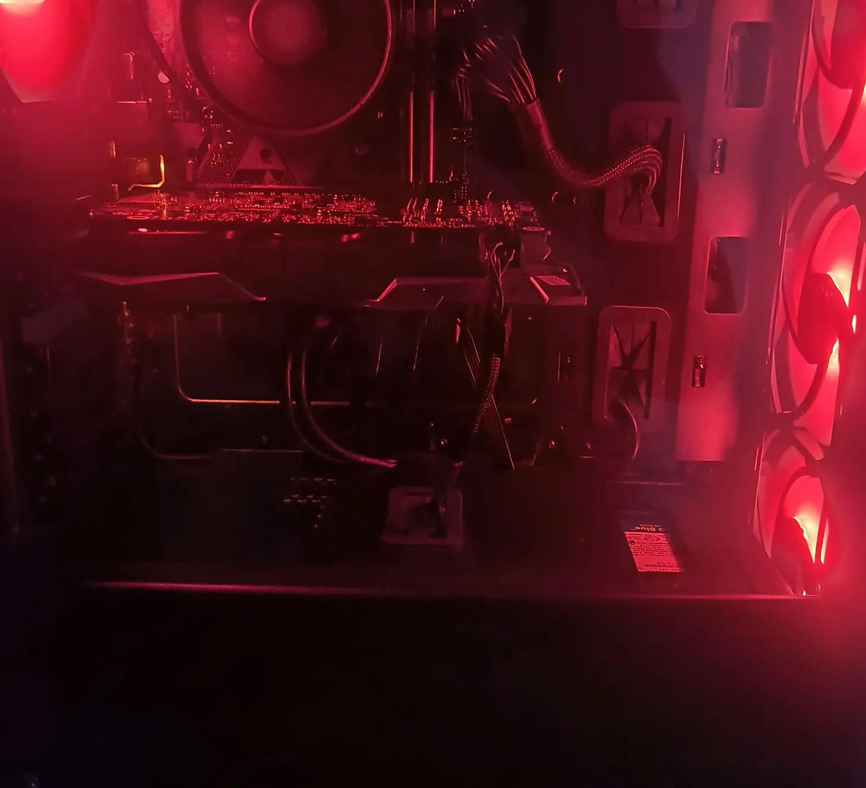 The Hammer ~ I5-9400F ~ GTX 1060 6GB ~ 16GB DDR4 3200Mhz ~ 256GB SSD ~ 2, 500GB HDD ~ ARGB