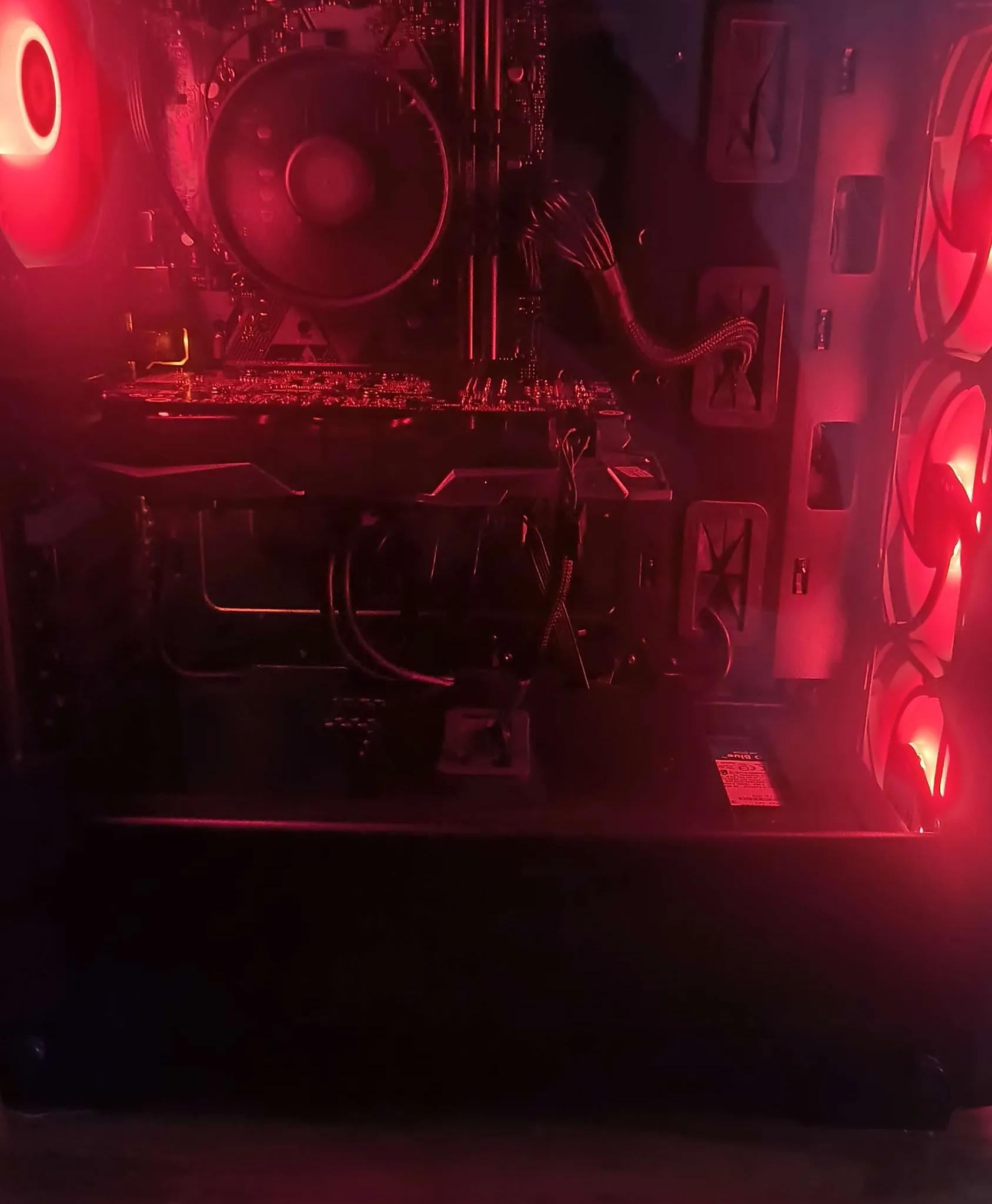 The Hammer ~ I5-9400F ~ GTX 1060 6GB ~ 16GB DDR4 3200Mhz ~ 256GB SSD ~ 2, 500GB HDD ~ ARGB