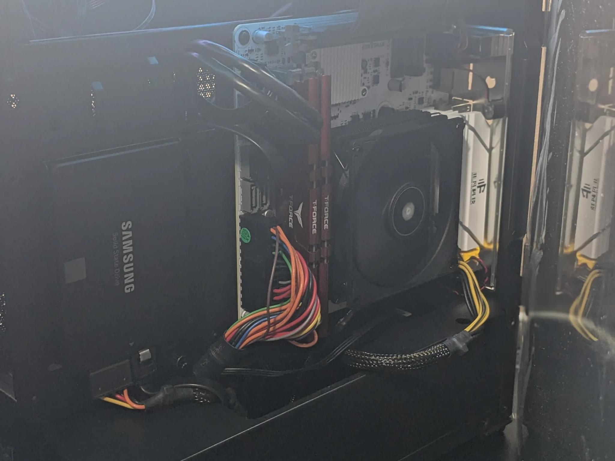 SLIM AM4 Upgrade Path | 160 FPS Fortnite | R5 1600, GTX 1070 Ti, 1TB SSD, ITX Case with RGB and Wifi