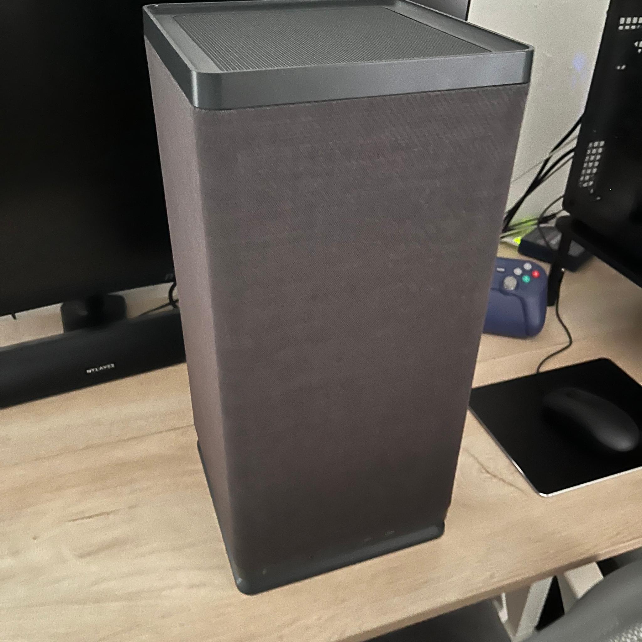 Custom Gaming PC RTX 5060, i5 12400F, 32GB DDR5, 1TB m.2 ssd, Fractal Mood, Asrock B760i Mini ITX