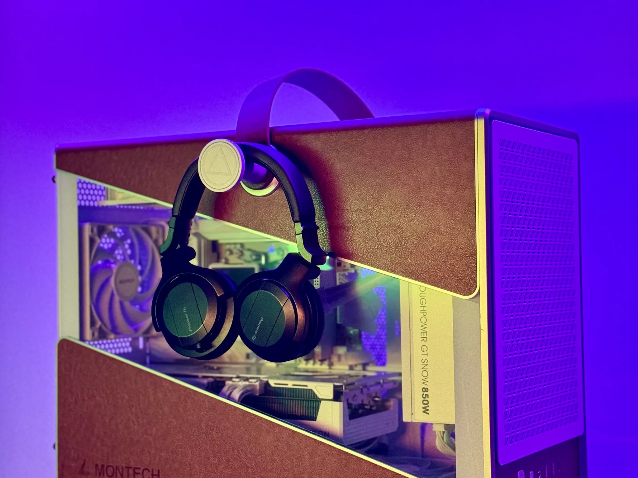 The Dream Machine ☁️🌜✨ Gaming PC  🚀 Radeon 9070 OC, Ryzen 9800X3D, 32GB RAM, 4TB SSD, Aorus ICE Mobo