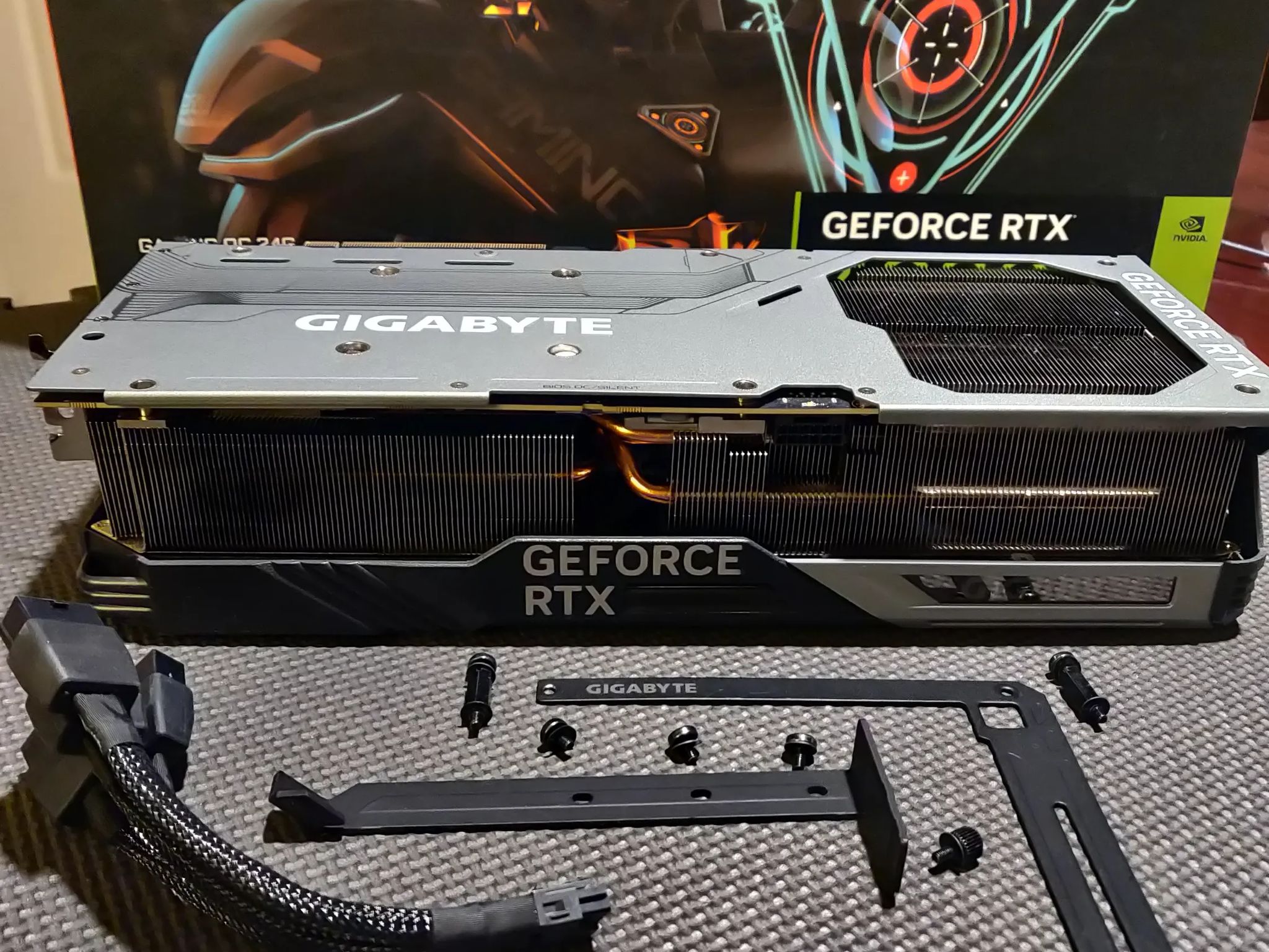 Gigabyte RTX 4090 Gaming OC 24G - used in box