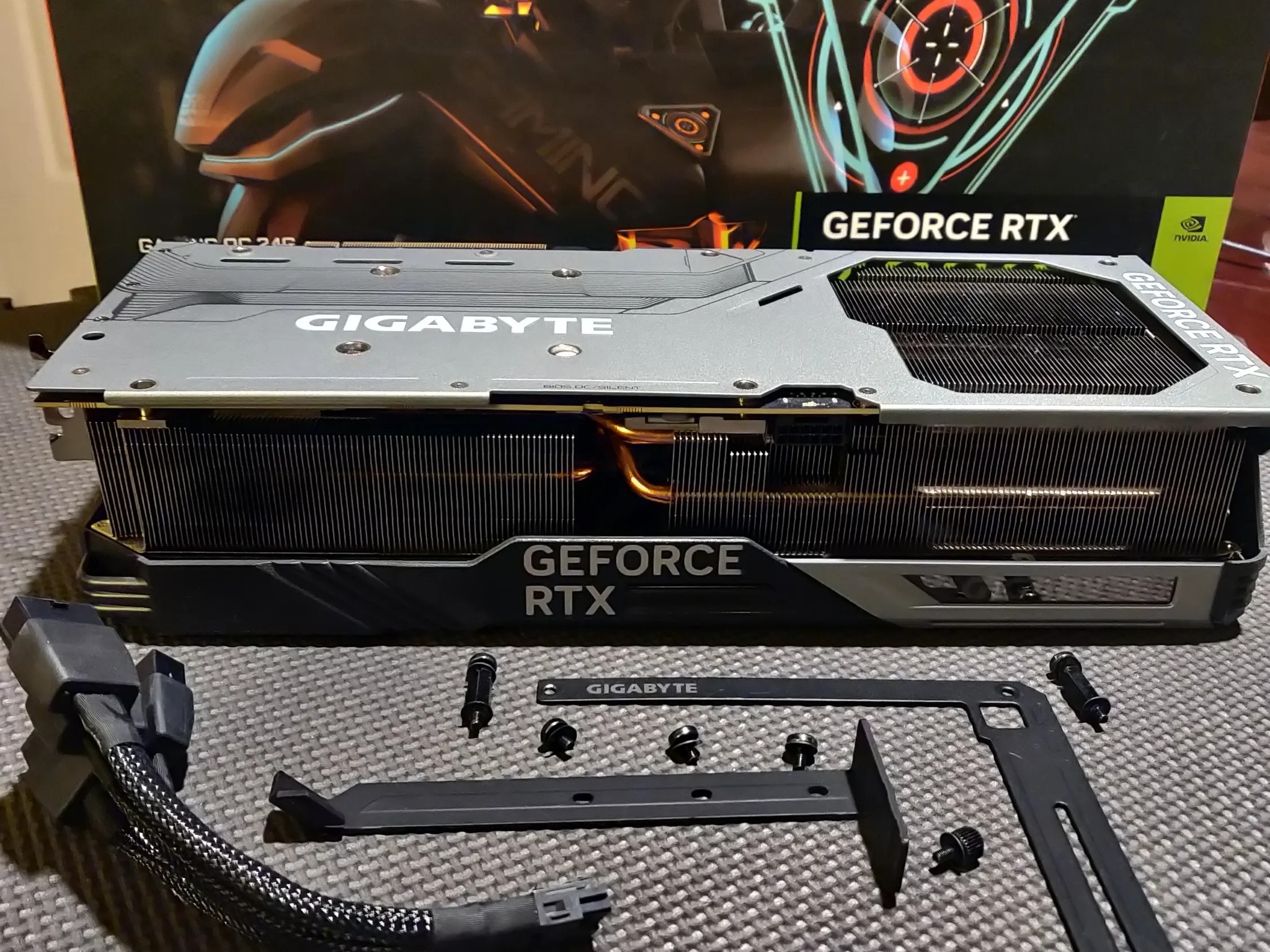 Gigabyte RTX 4090 Gaming OC 24G - used in box