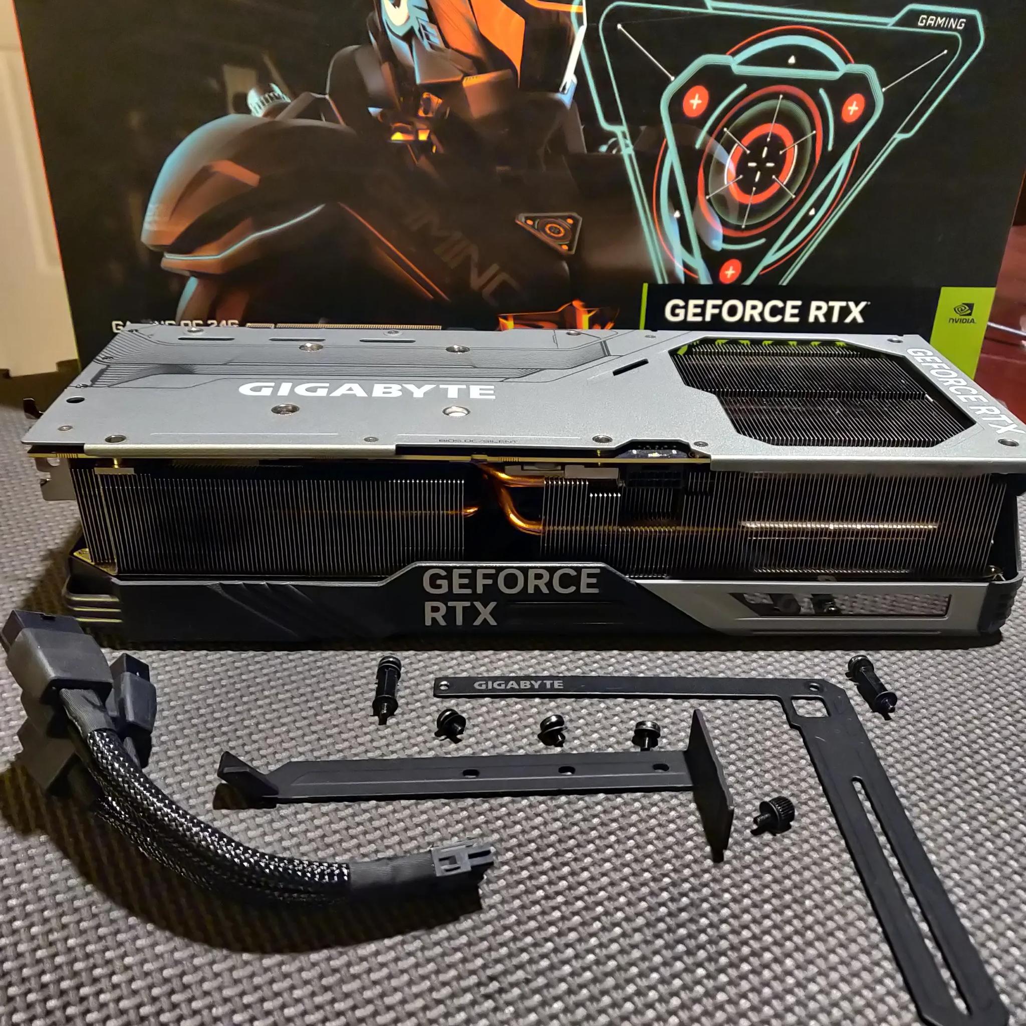 Gigabyte RTX 4090 Gaming OC 24G - used in box