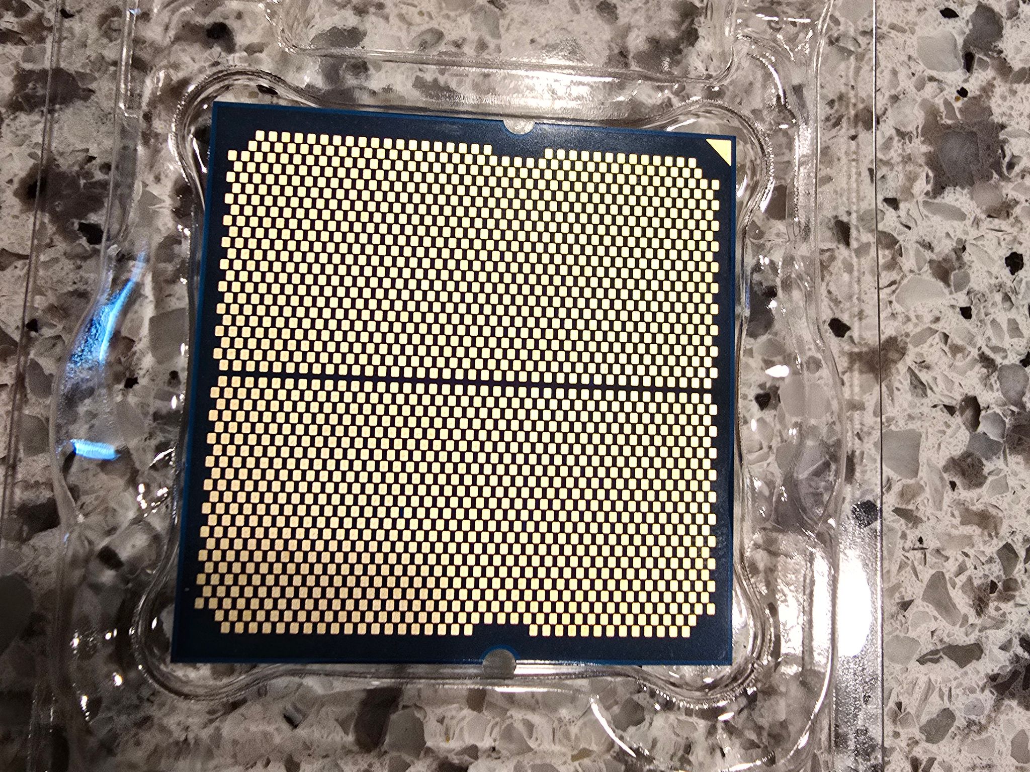 AMD Ryzen 9 9950X3d+Asus Crosshair X670E Hero+32GB DDR5 Gskill Trident Z Neo RGB 6000Mhz