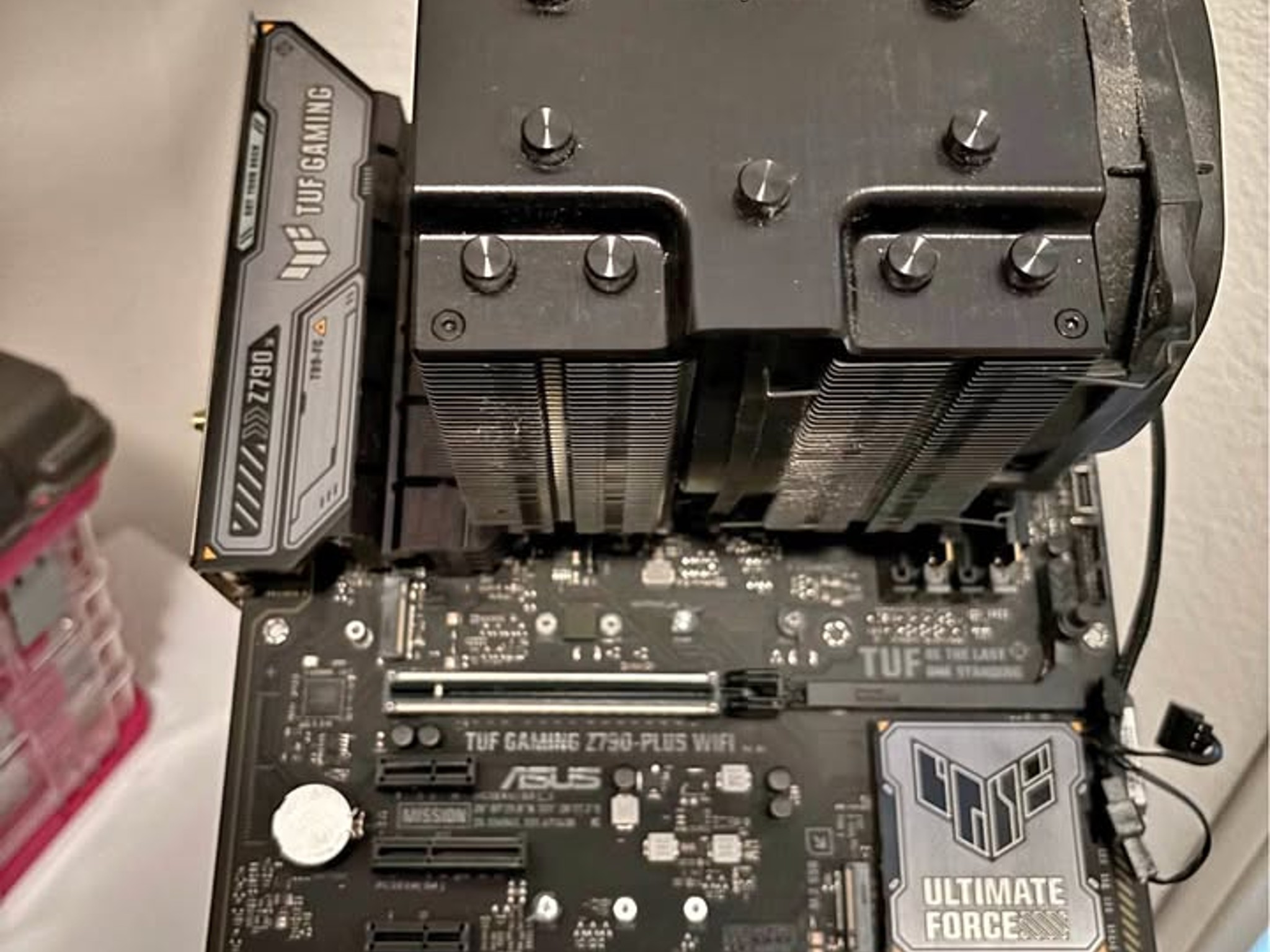 ASUS TUF Z790-PLUS WIFI & Intel Core i7-13700K, DDR5 32 GB @6000mhz, CPU cooler