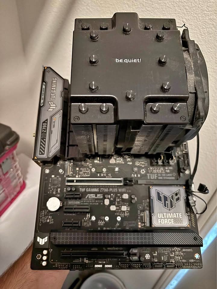 ASUS TUF Z790-PLUS WIFI & Intel Core i7-13700K, DDR5 32 GB @6000mhz, CPU cooler