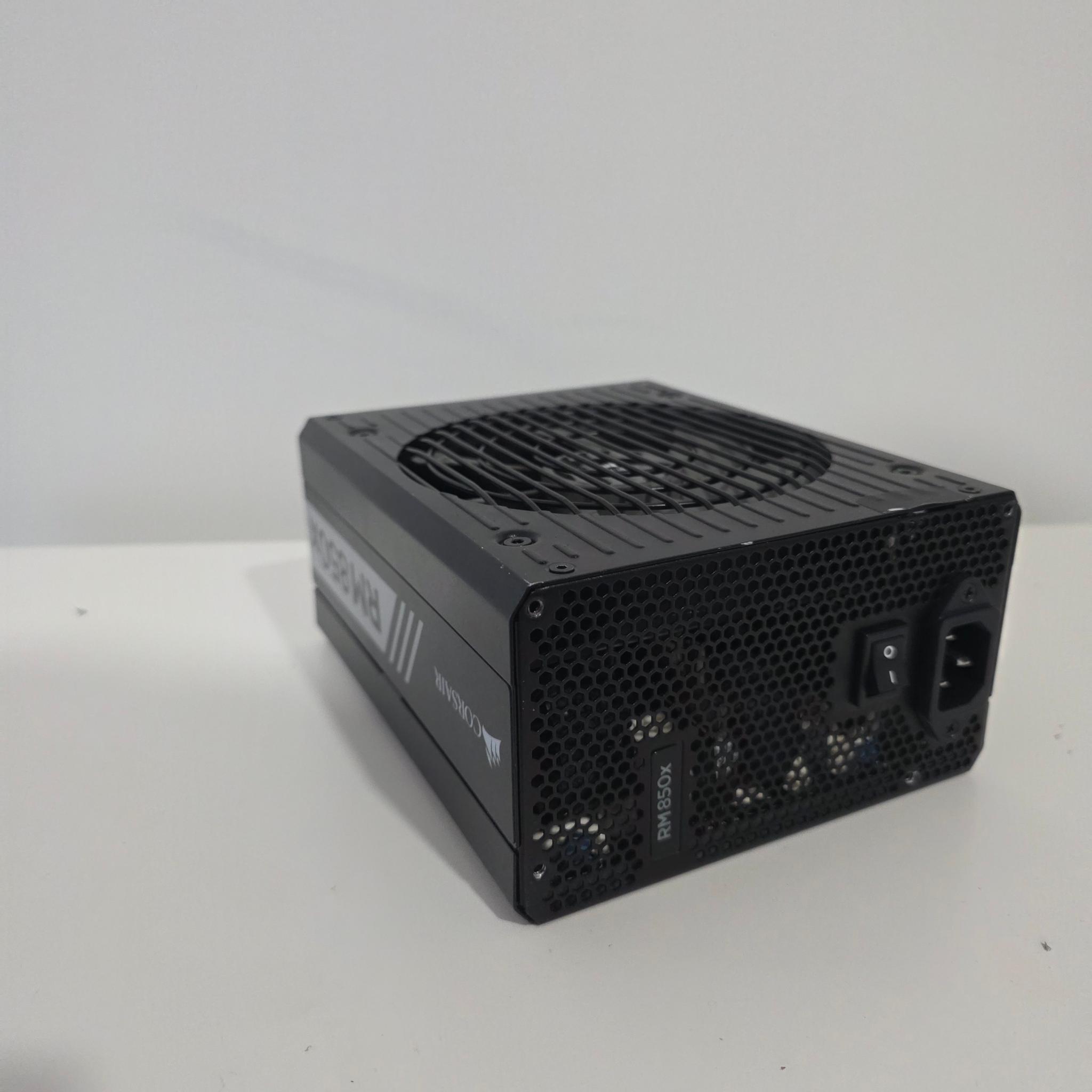 CORSAIR RMX Series, RM850x, 850 Watt, 80+ Gold Certified, Fully Modular Power Supply