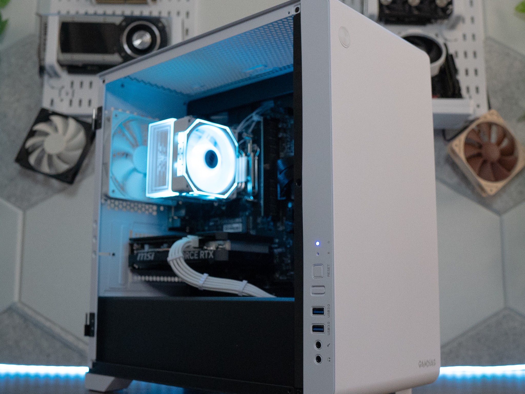🧊🧊 | MSI RTX 4060Ti | RYZEN 5 7500F | 32GB DDR5 RAM | 1TB NVME SSD + 2TB HDD | Gold Guardian