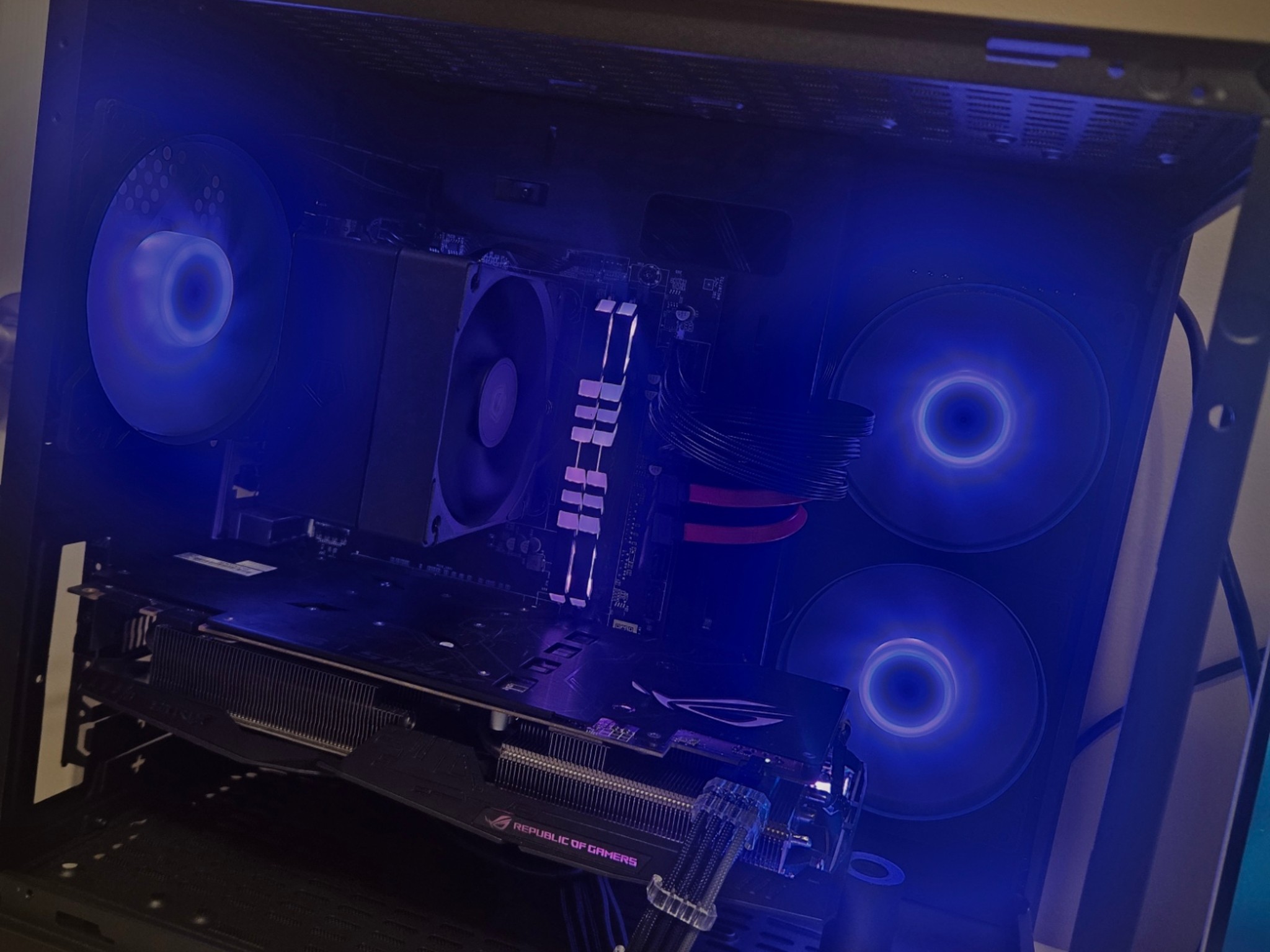 GTX 1070 TI, Ryzen 5 5500, 16 GB DDR4, Sleek Black Design with RGB