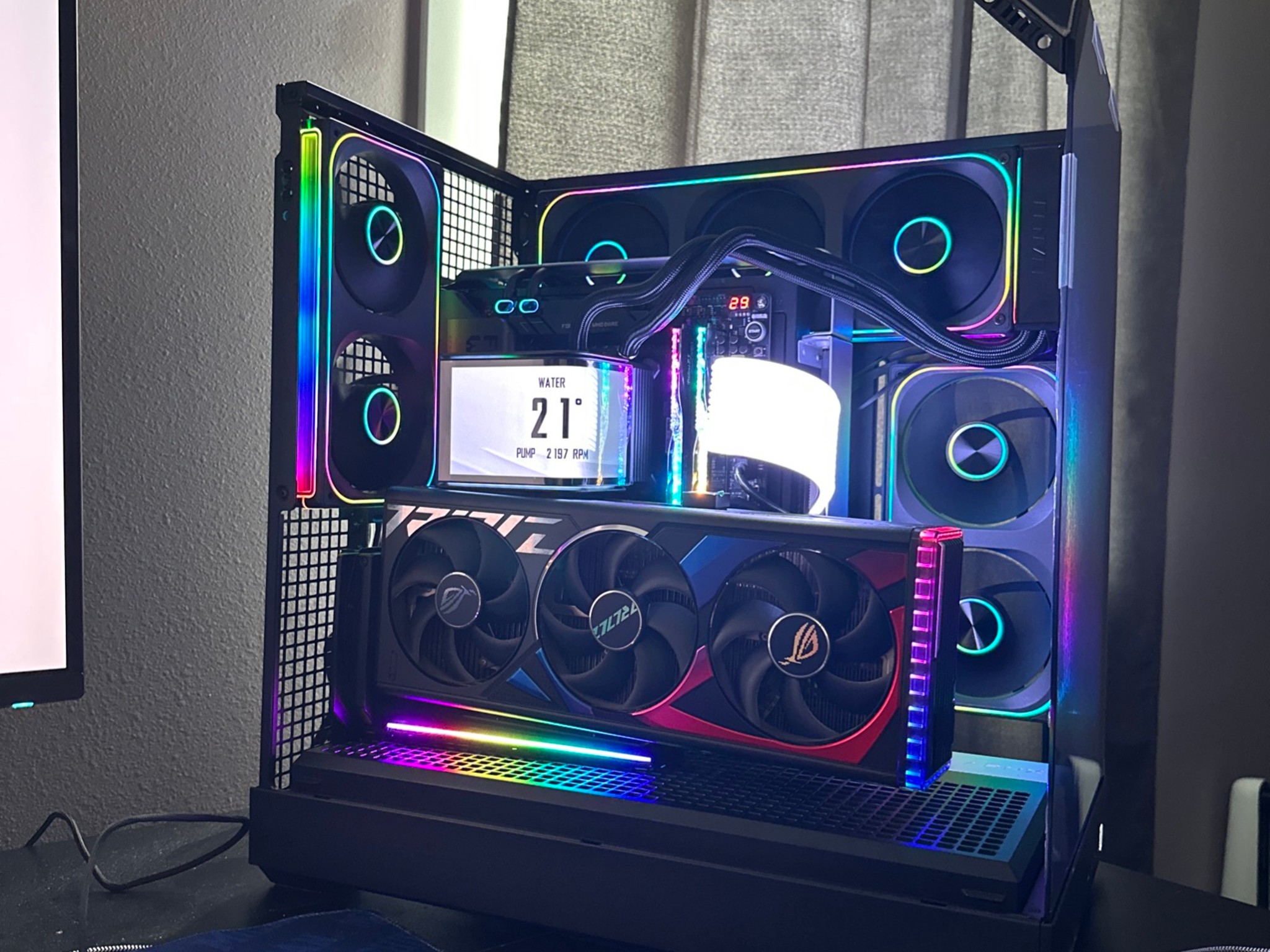 GeForce RTX 4090 Custom Gaming PC - Ryzen 7 9800X3D