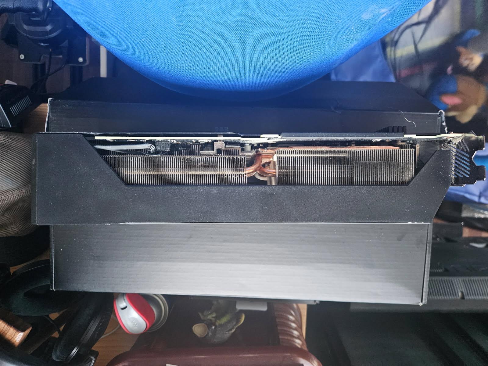 Gigabyte Auros Master Nvidia RTX 3080 12 GB repasted and padded