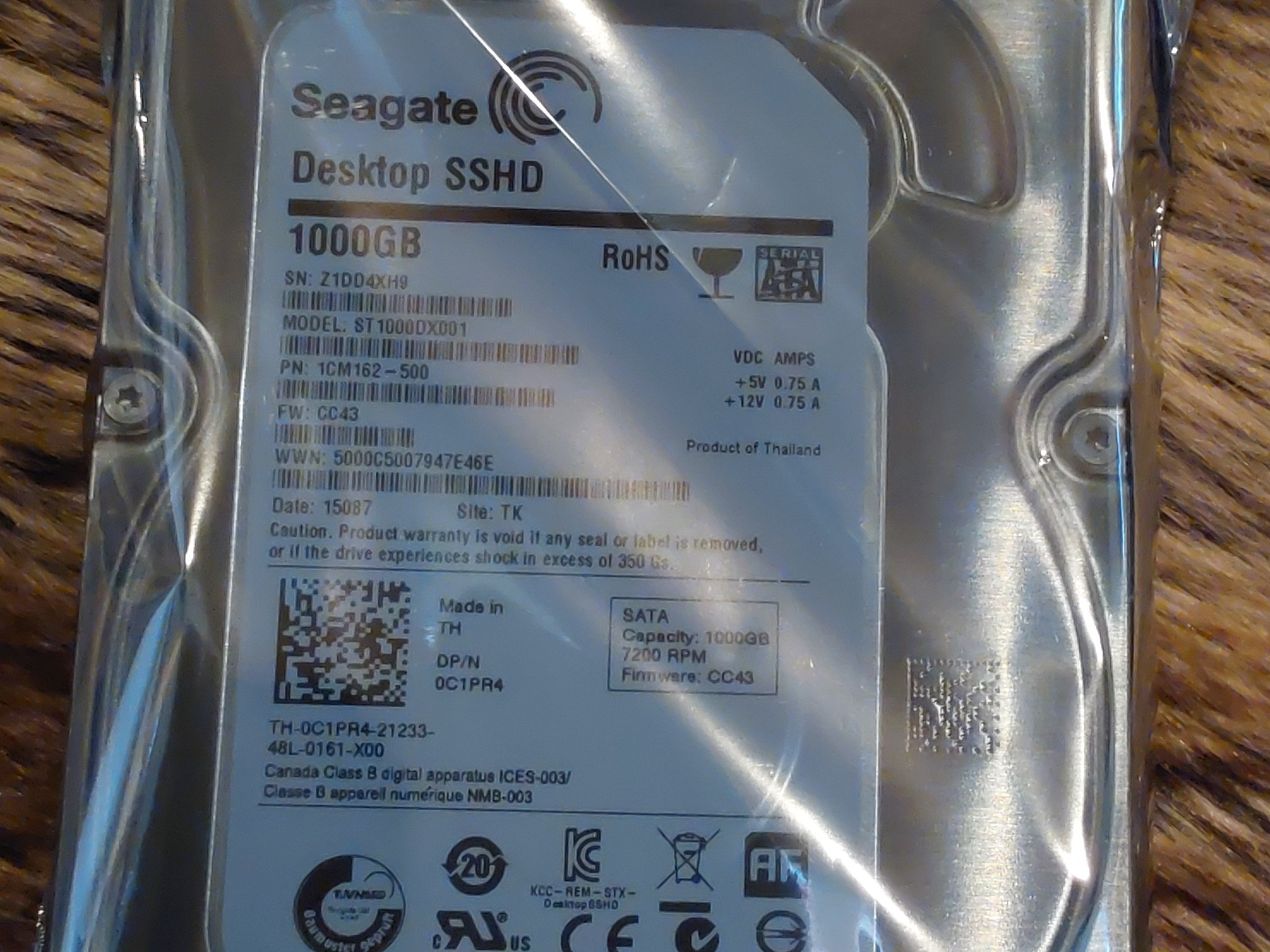 NEW SEAGATE 1TB 3.5 in. SOLID STATE HYBRID DRIVE (SSHD)