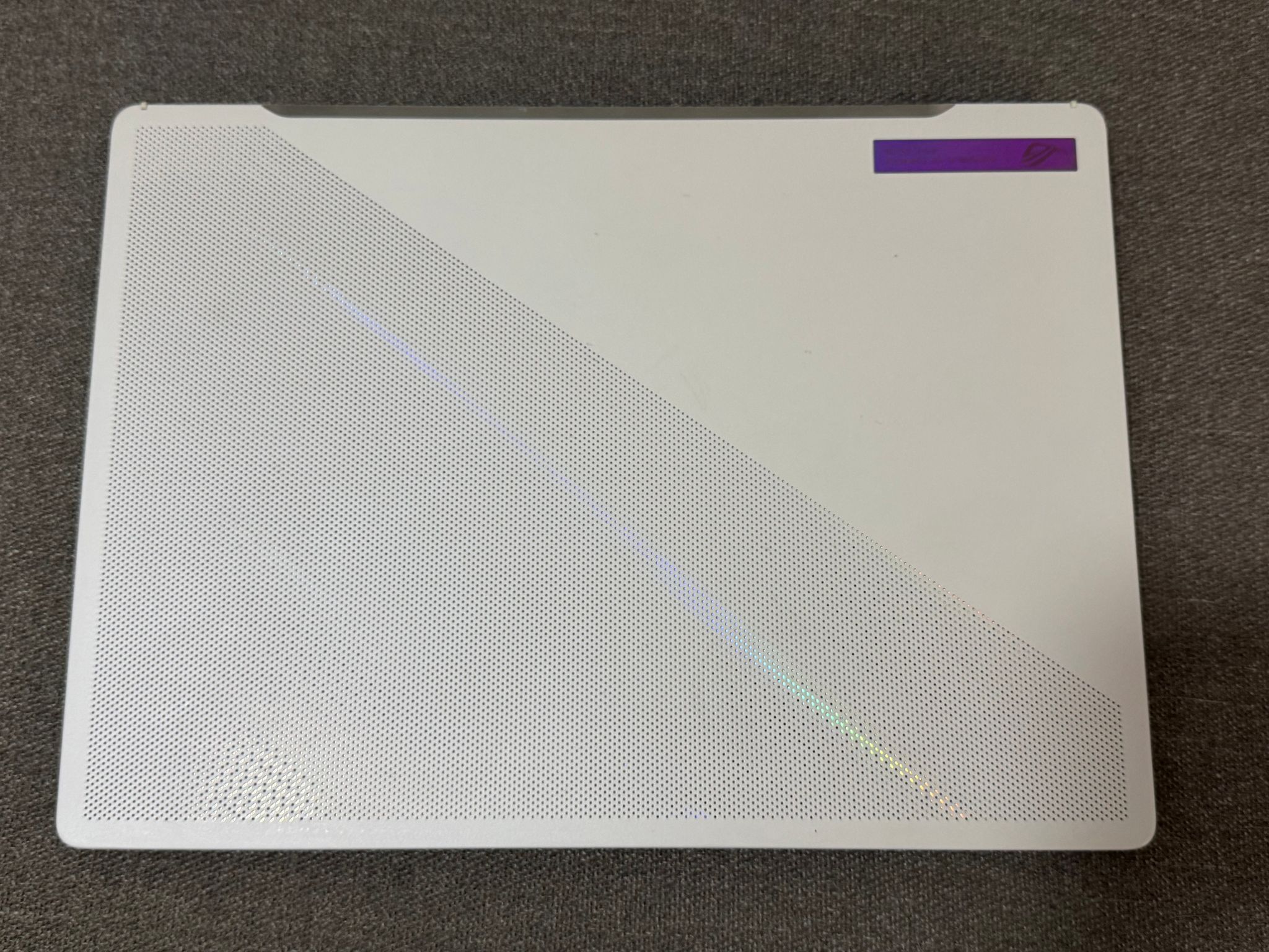 2022 ASUS ROG Zephyrus G14 - Ryzen 9 6900HS/Radeon RX 6700S/40 GB RAM - UPGRADED RAM