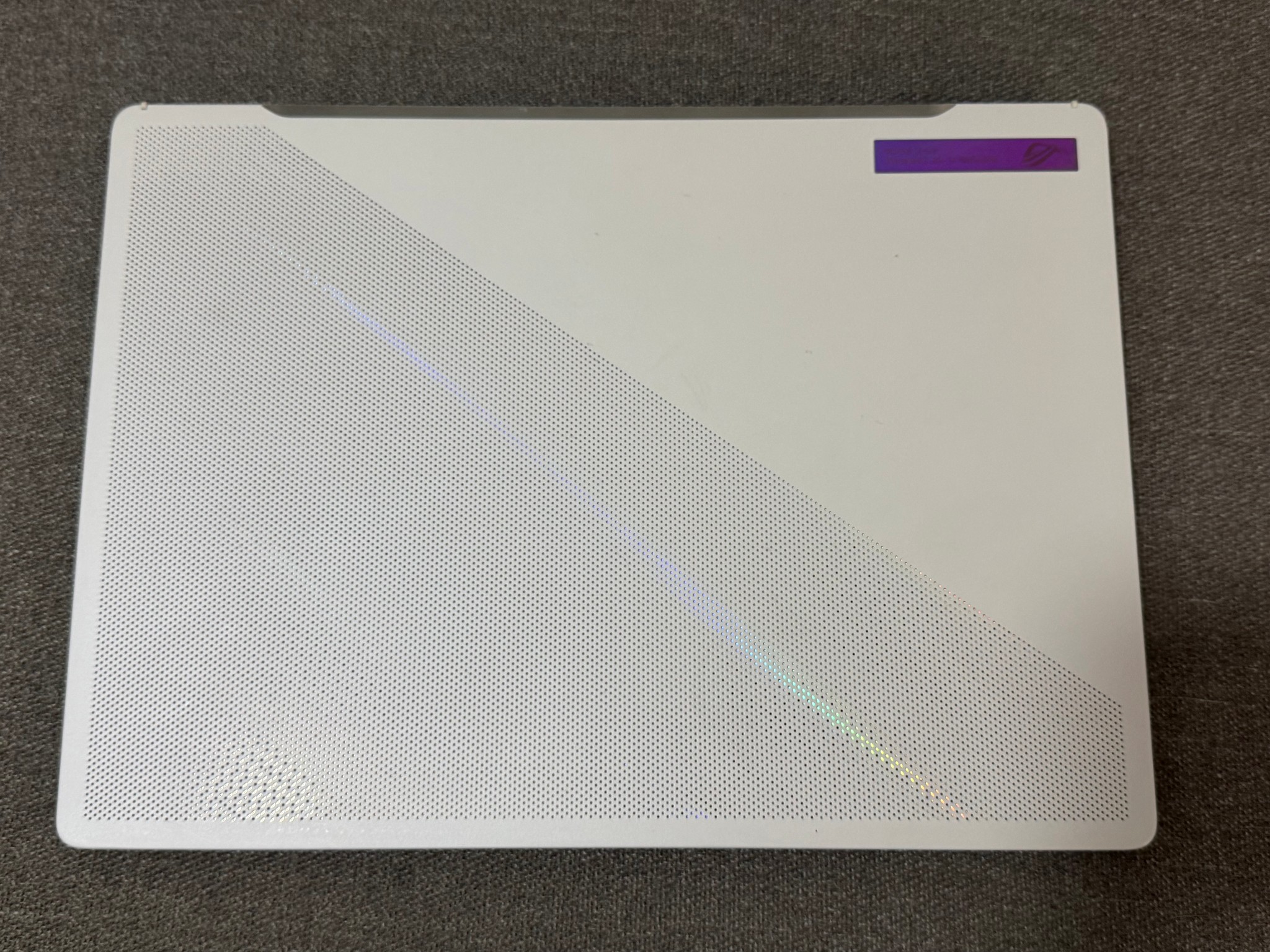 2022 ASUS ROG Zephyrus G14 - Ryzen 9 6900HS/Radeon RX 6700S/40 GB RAM - UPGRADED RAM
