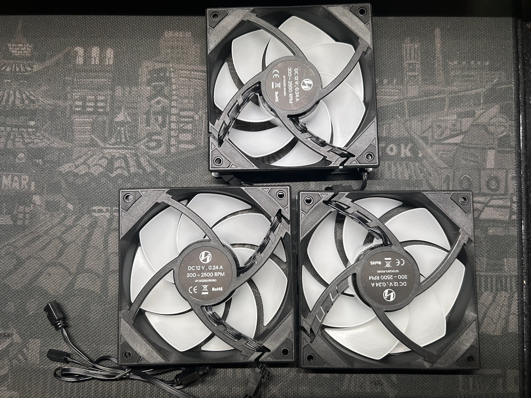 Lian Li DC 12V 300-2500RPM ARGB 120MM FANS - DAISY CHAINED FOR CLEAN LOOKS!