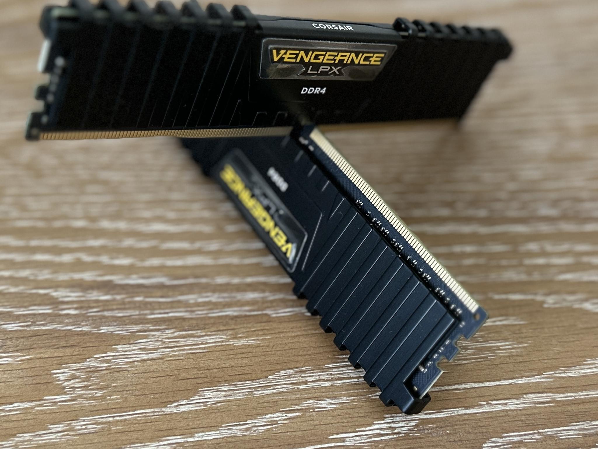 MASSIVE SALE! 32 GB DDR4 Corsair Vengeance LPX 3600MT/s