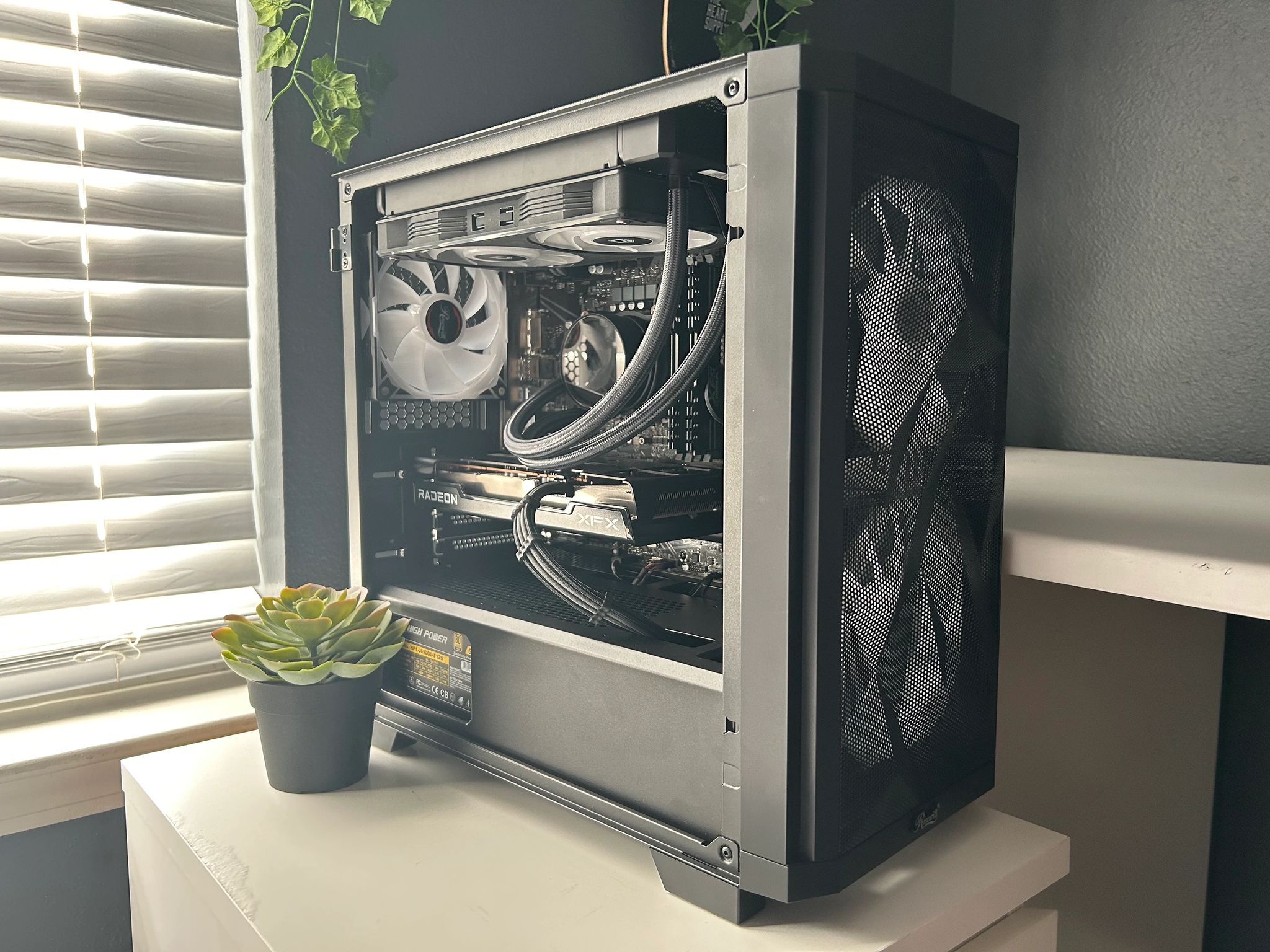 Compact RGB Gaming PC | RX 6600 // i5 10400f