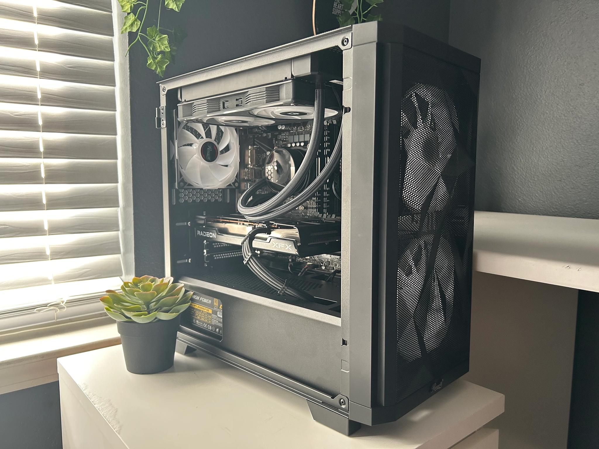 Compact RGB Gaming PC | RX 6600 // i5 10400f