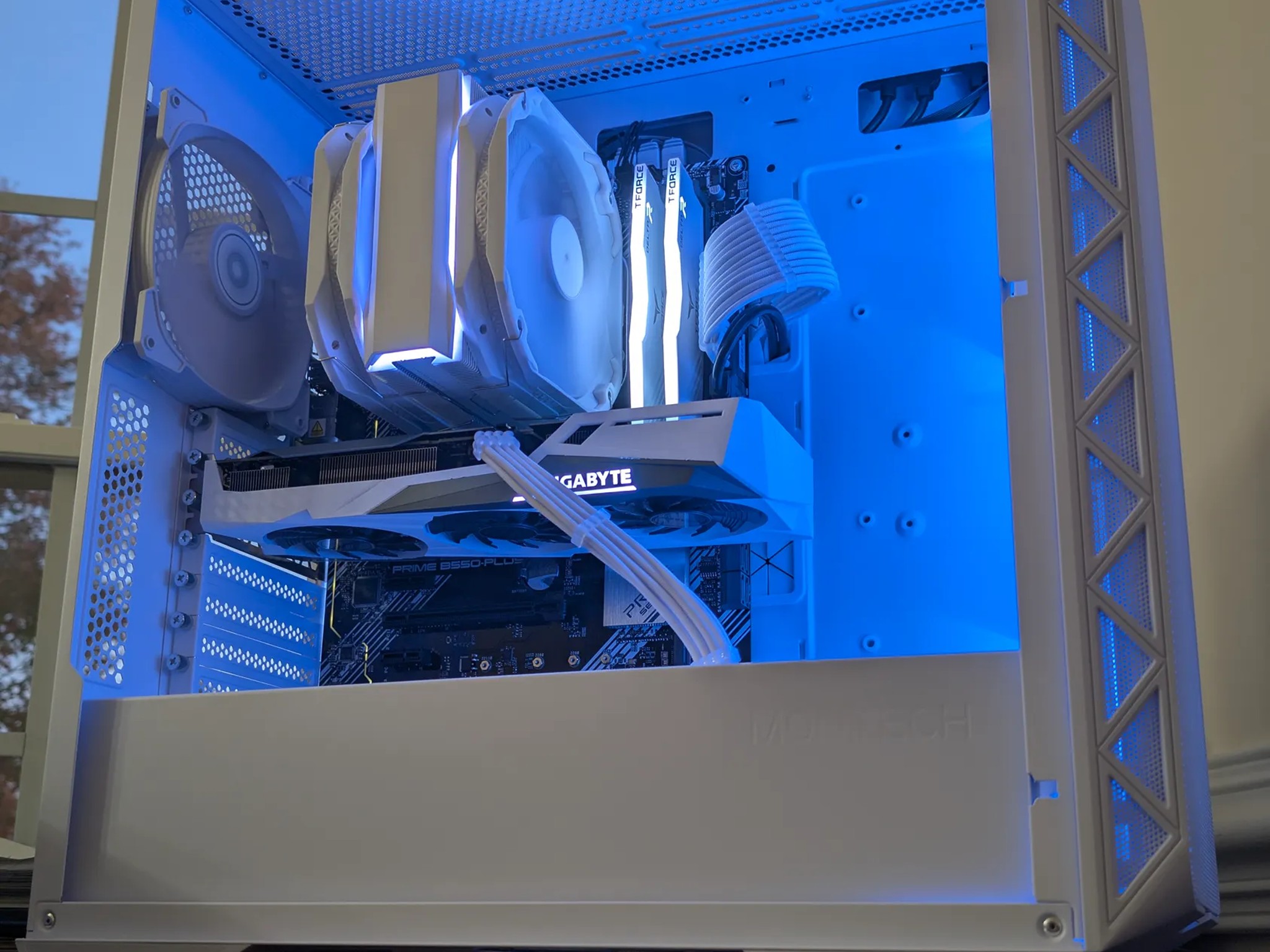 ❄️🧊👻FROZEN GHOST👻🧊❄️CUSTOM WHITE RTX 3060 12GB|AMD RYZEN 5 3600|ASUS PRIME B550-PLUS|1080P BEAST
