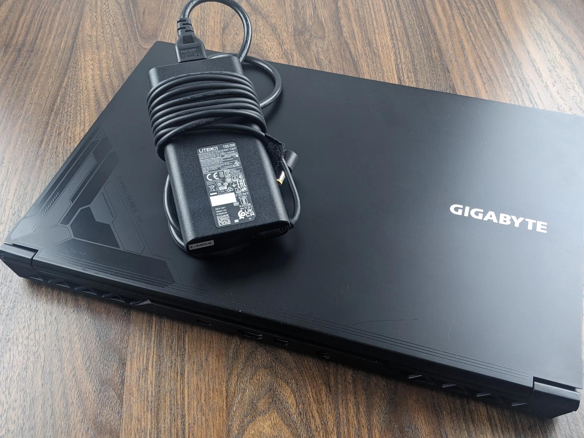 15.6" Gigabite G5 KF5" RTX 4060m, 12500H, 32GB ddr4 3200, 512GB Gen 4 NVMe. 144hz display