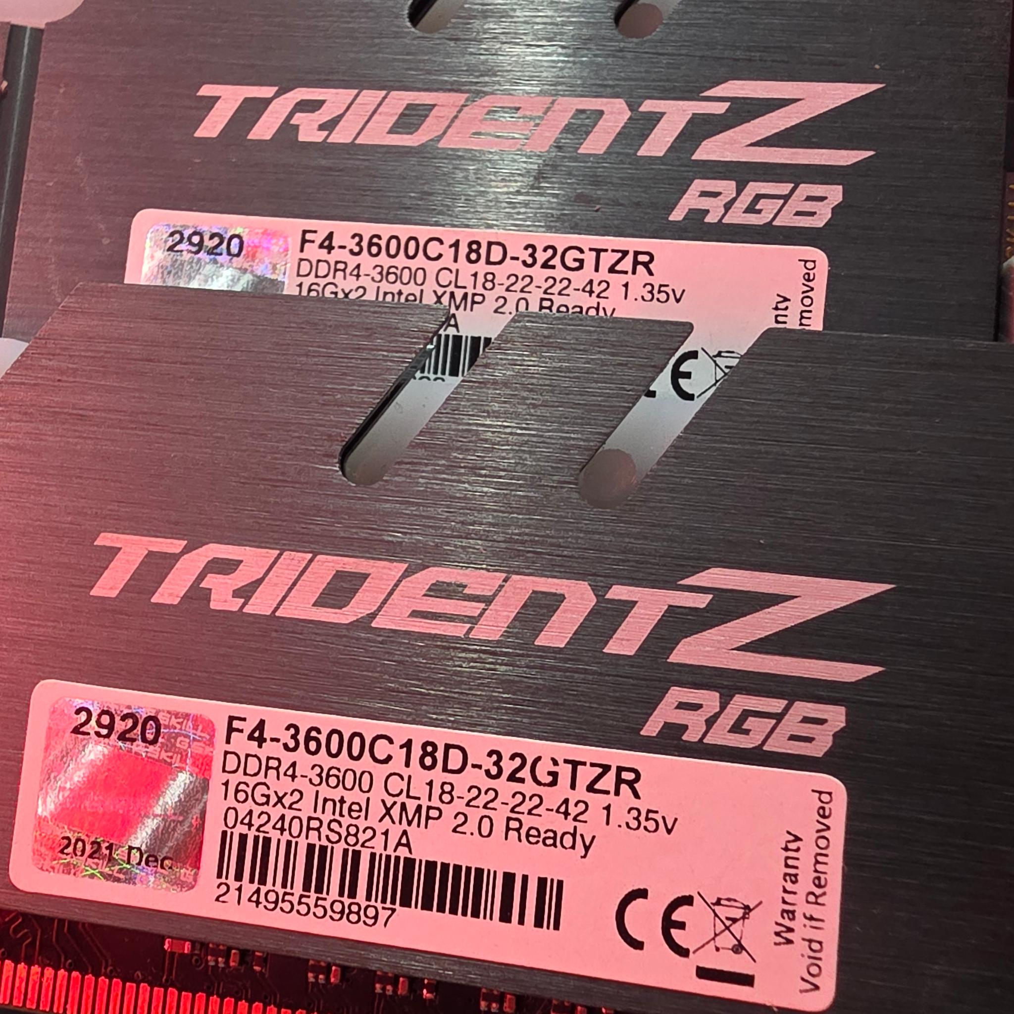 G.Skill Trident Z RGB (F4-3600C18D-32GTZR) DDR4 32GB