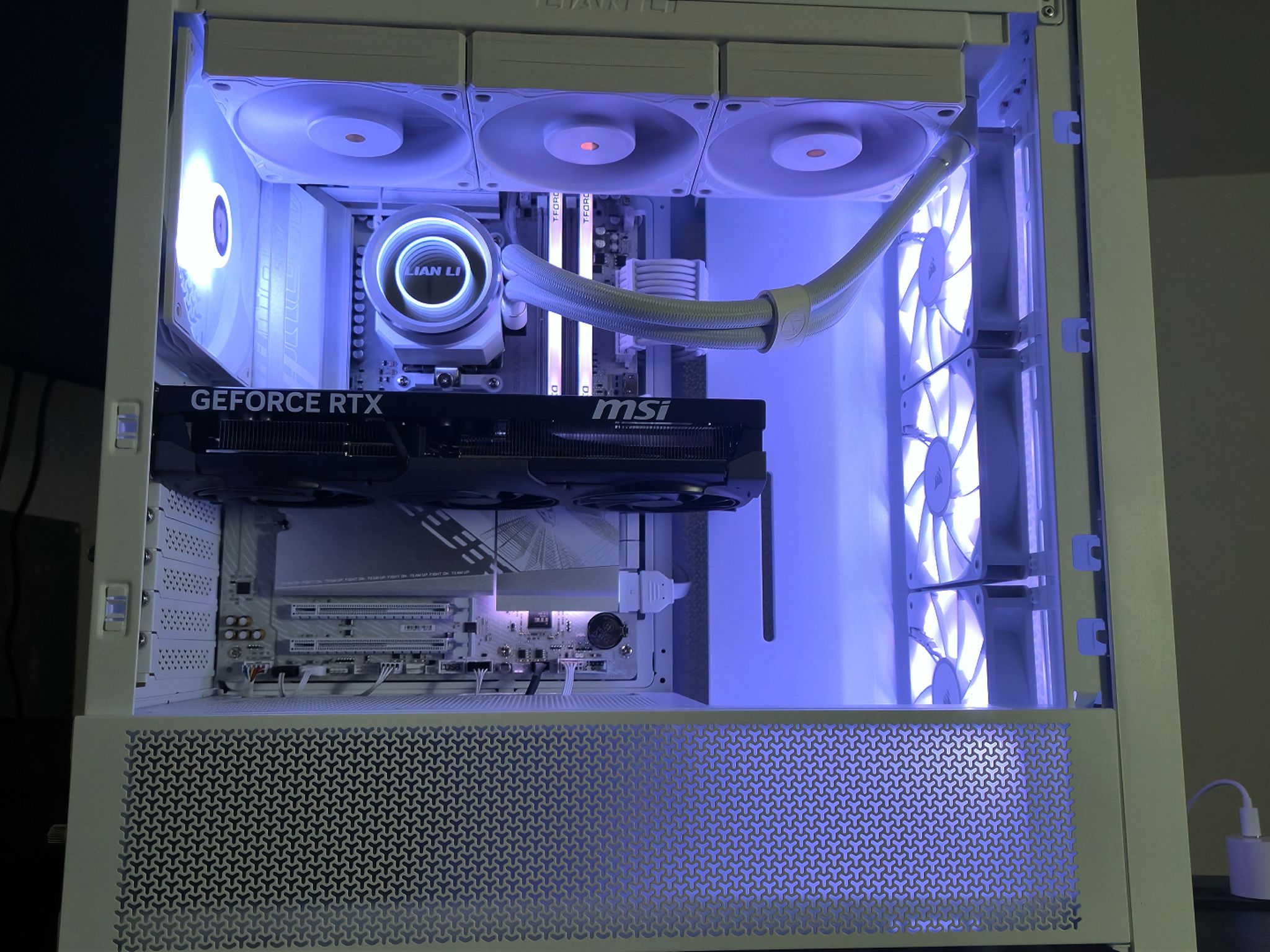 RTX 5070 Ti OC PZ - Ryzen 9850X3D - 2TB Gen4 NVMe - 32GB DDR5 6400