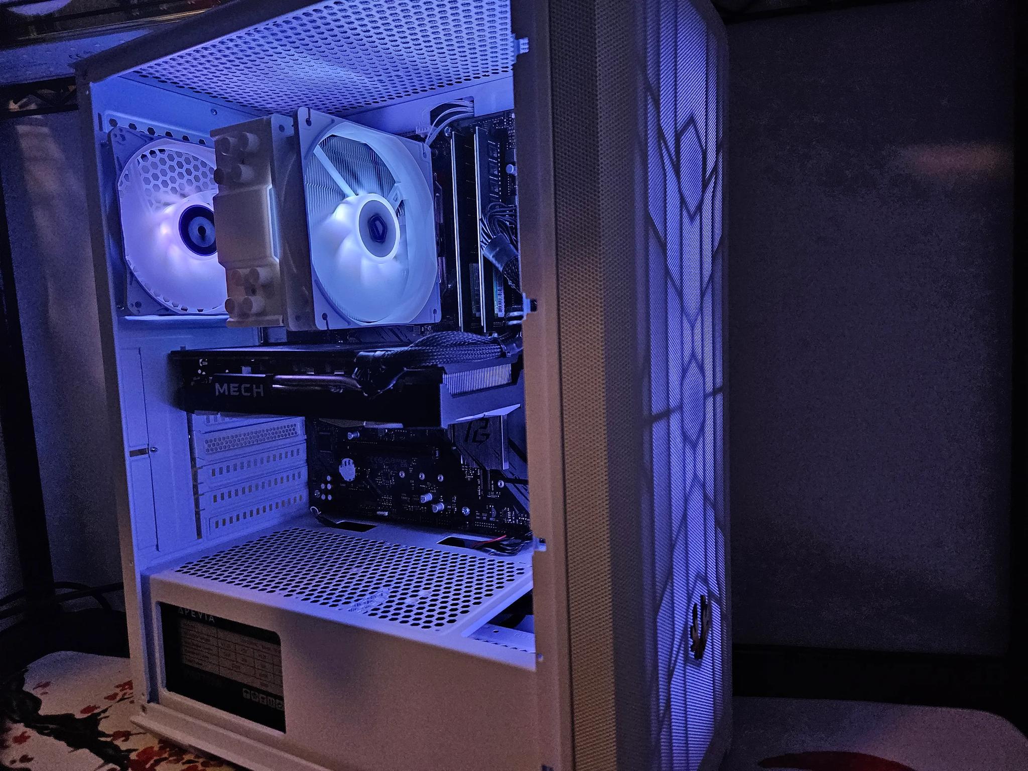 END OF SUMMER SALE! Gaming Rig Ryzen 5 / 32GB DDR4/ 1TB SSD / RX 6600