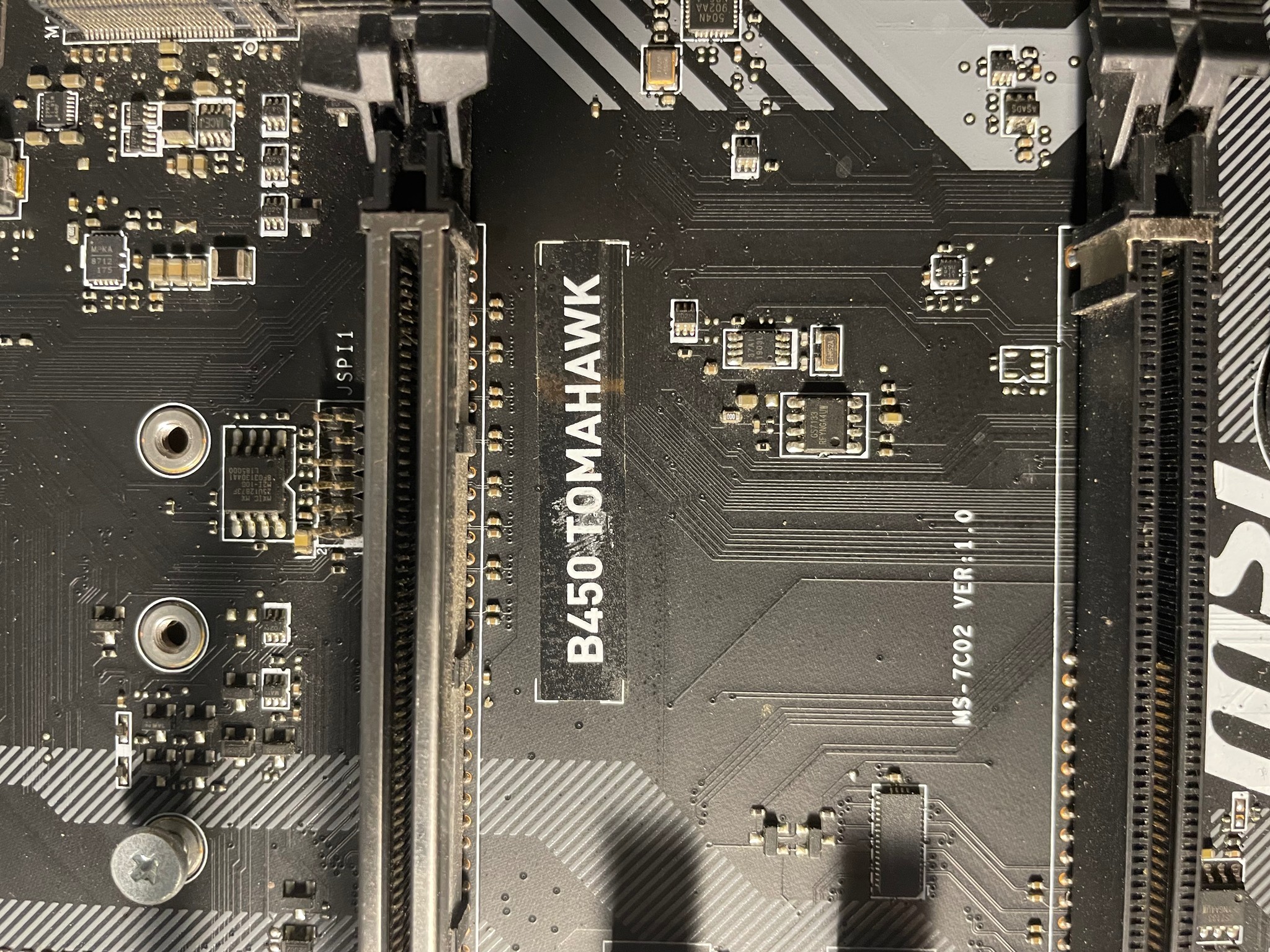 B450 MSI Tomahawk