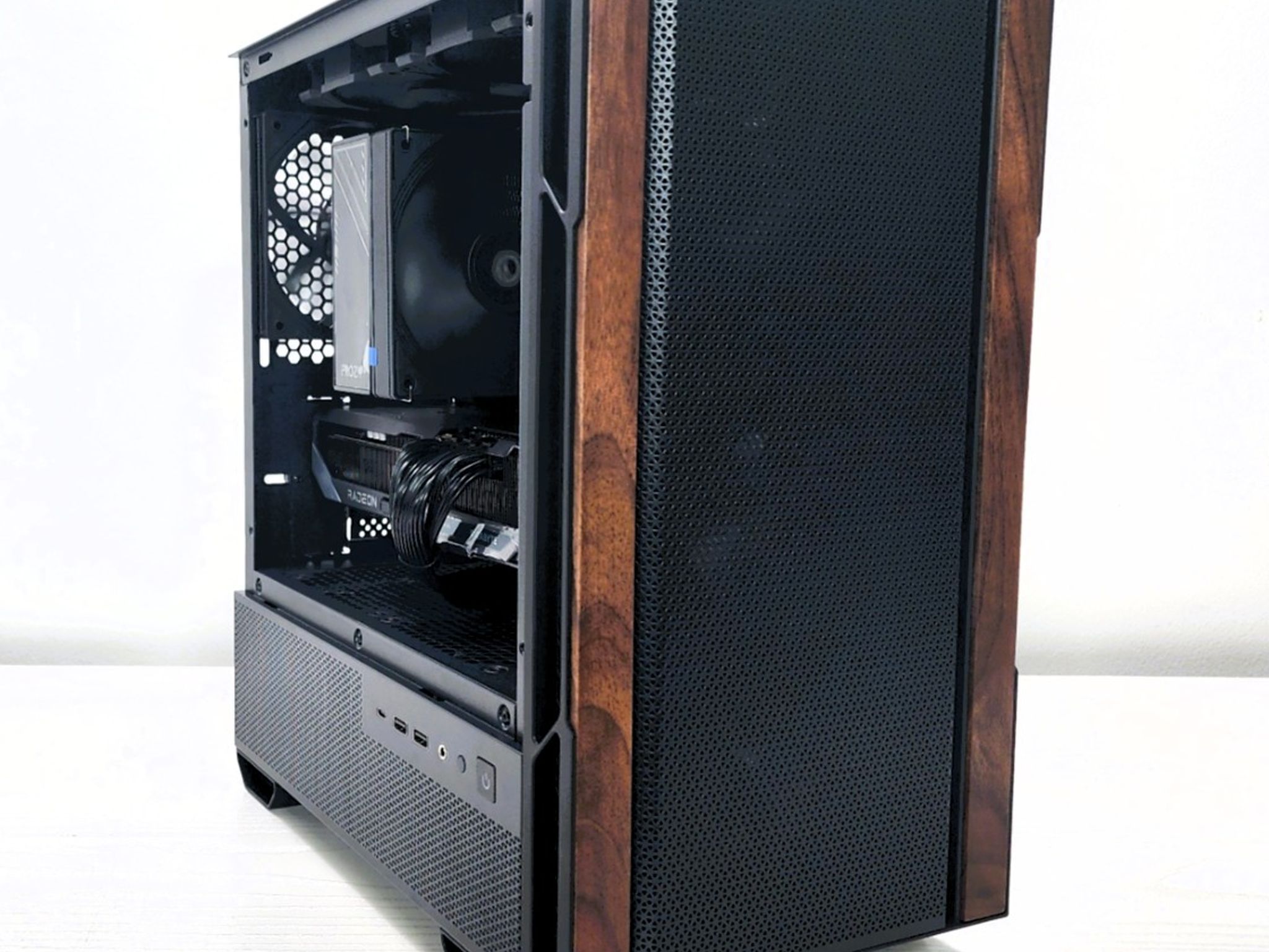 ALL NEW Wood - NO RGB Gaming PC BEAST!!!   7800X3D/RX 9070XT/32GB/2TB - READ DESCRIPTION!!!