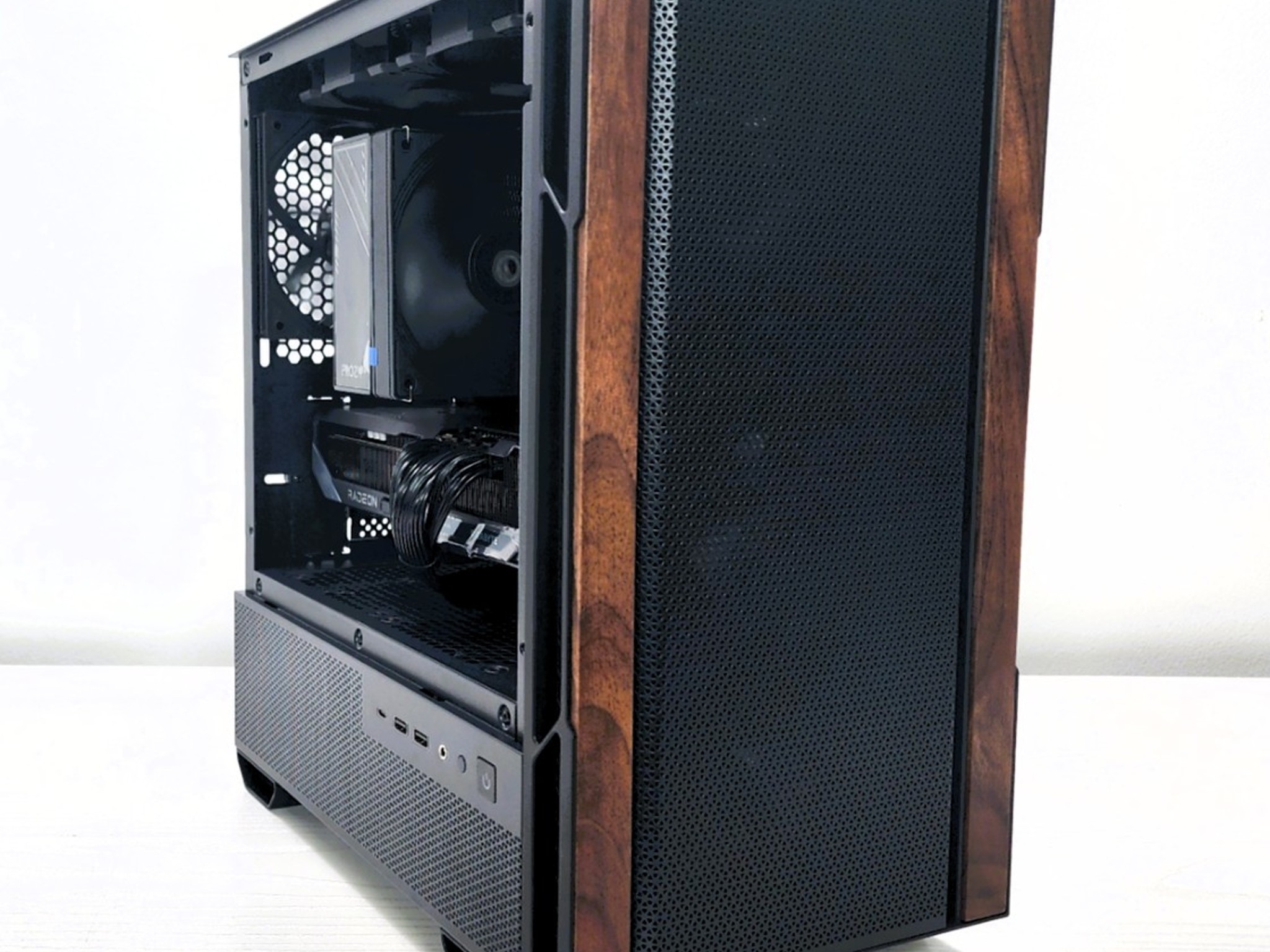 ALL NEW Wood - NO RGB Gaming PC BEAST!!!   7800X3D/RX 9070XT/32GB/2TB - READ DESCRIPTION!!!