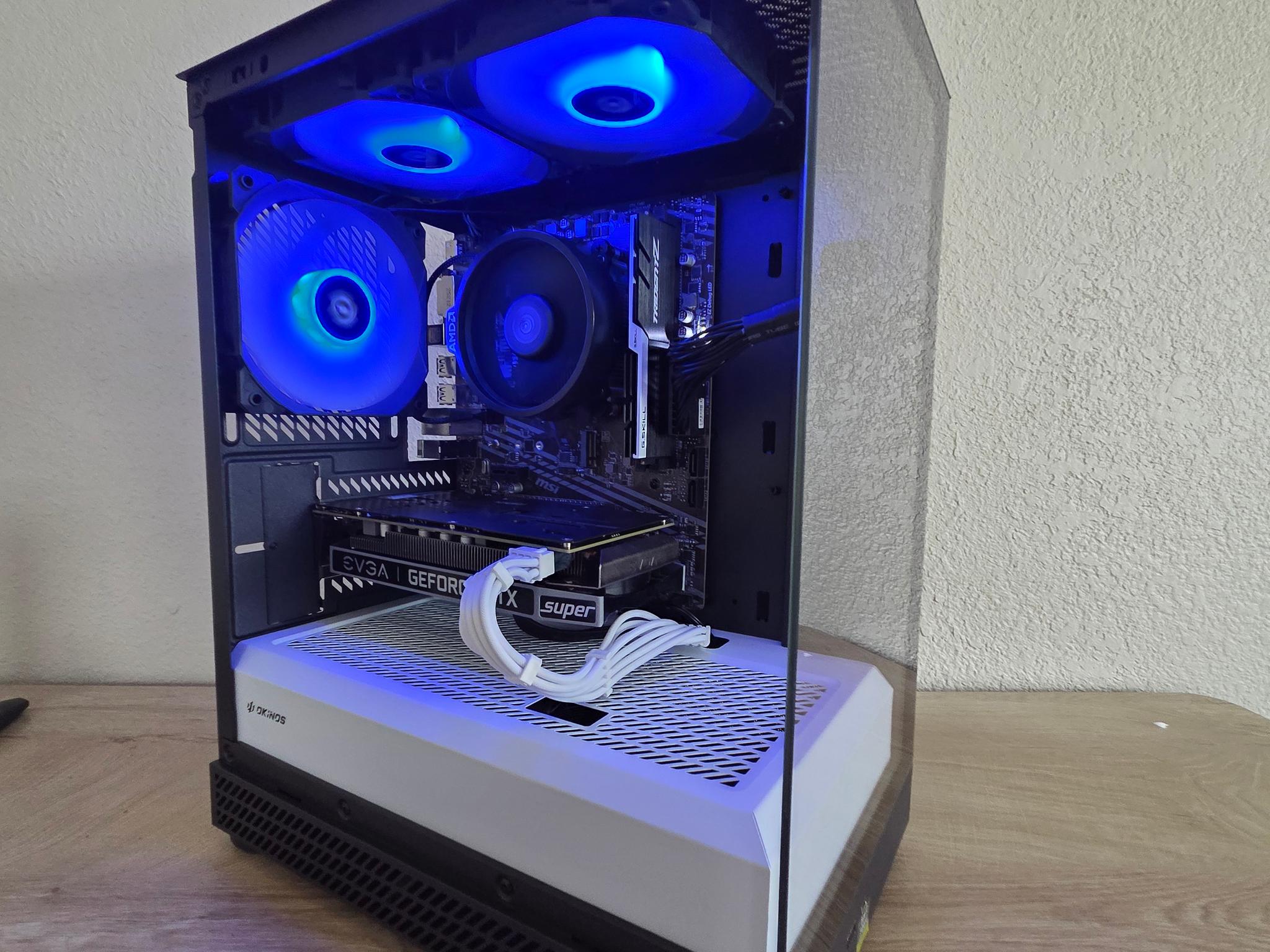 ⚫⚪ MONO SHADOW — Black & White Gaming PC
