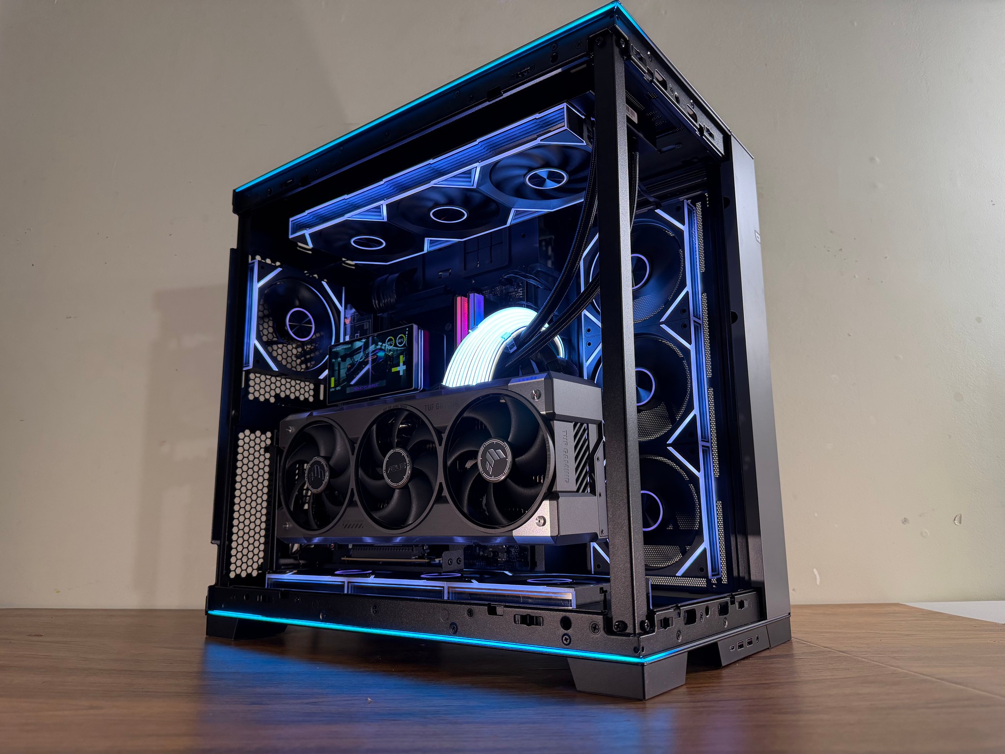 👑  9950X3D | RTX 5080 | 32GB DDR5| 2TB NVME SSD| 1000w PSU | APEX MIRRORSTORM SHOWCASE 👑