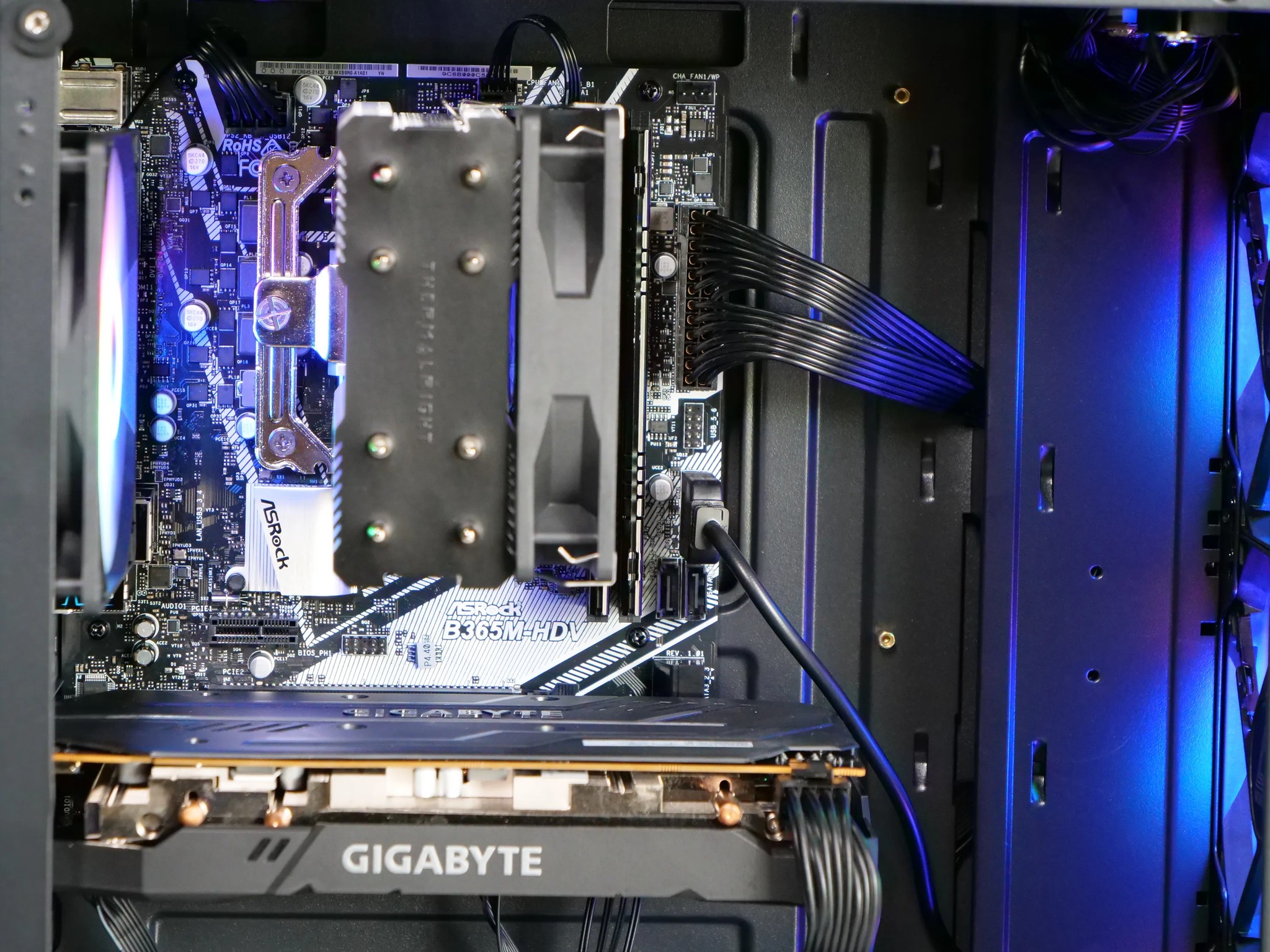 UCW Ready To Play: Custom B365 Build (i7-9700+ RX 5500 XT 8gb+ 16gb + 1tb!)