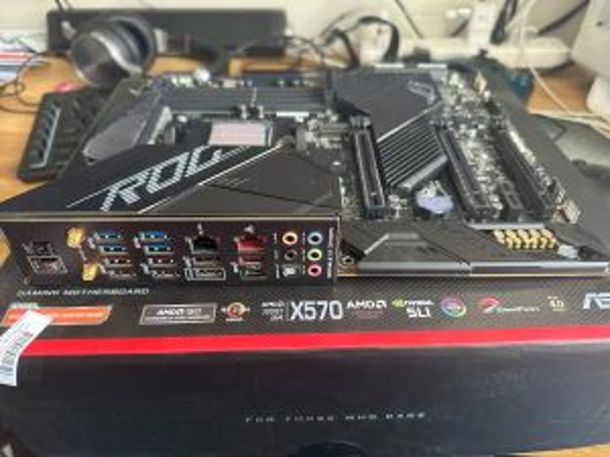 ASUS ROG Crosshair VIII Dark Hero AMD AM4 X570 ATX WIFI 6 Gaming Motherboard