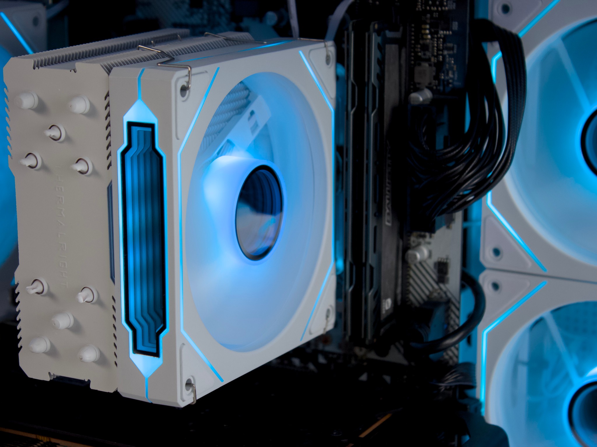 🧊❄️🧊 White Gaming PC – RX 6600, Ryzen 5 3600, 16GB RAM, 512GB SSD - WiFi, BlueTooth