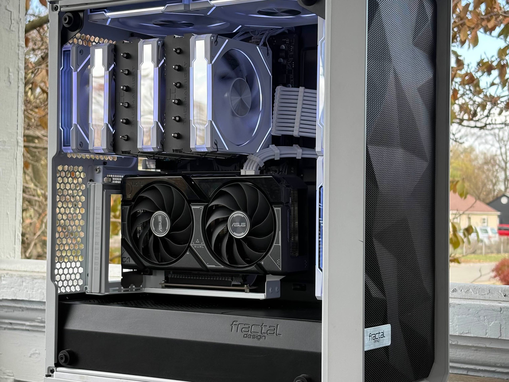 👻❄️ Snowclaw Striker – Ryzen 5 5500 🧊 | RTX 4060 8GB ⚡ | 16GB RAM 🐾 | 1TB NVMe 💽