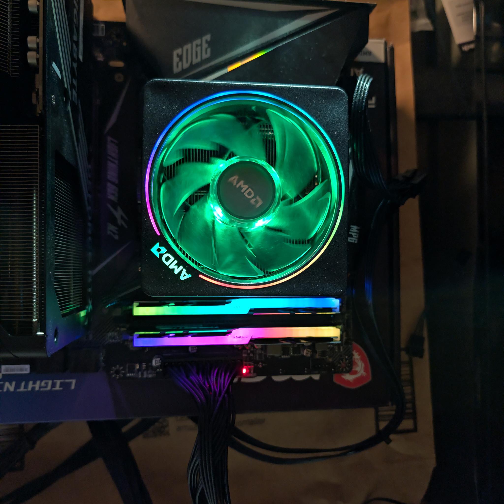 [RGB COMBO] MSI MPG X570 Gaming Edge WIFI + Ryzen 3700X + 16GB Trident Z Neo + BONUS USB-C Card