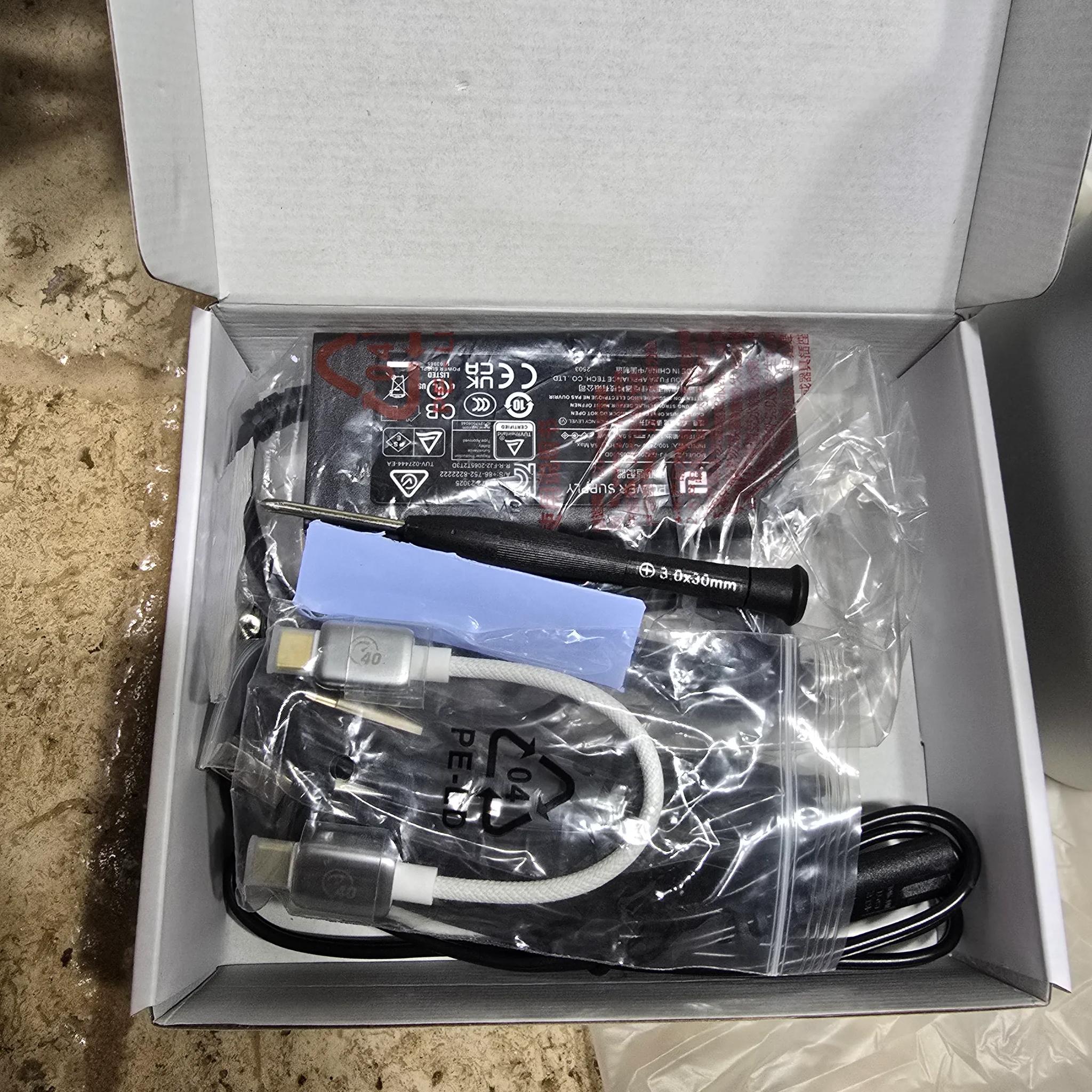 ORICO MiniTower 2 Bay RAID Enclosure NVMe SSD 10Gbps with Expansion Hub Hybrid HDD