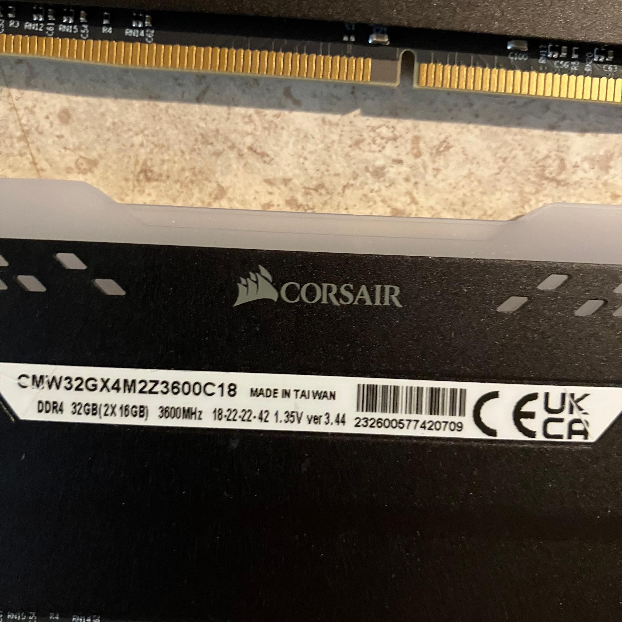 Corsair Vengeance RGB PRO 32GB DDR4 (2x16GB)