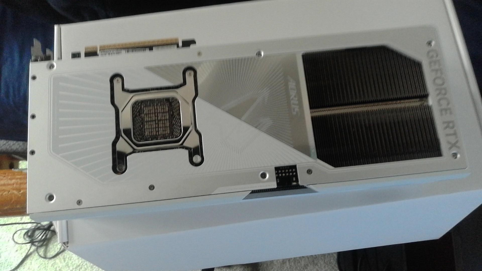 GIGABYTE AORUS GeForce RTX 5090 MASTER ICE 32G