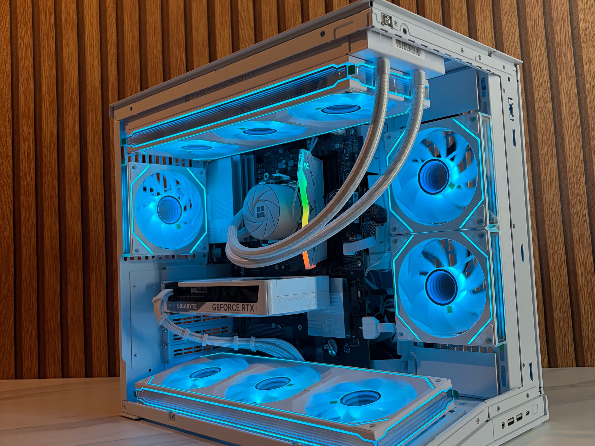 RTX 5060 | RYZEN 5 9600X | 16GB DDR5 | 2TB SSD| 360MM AIO