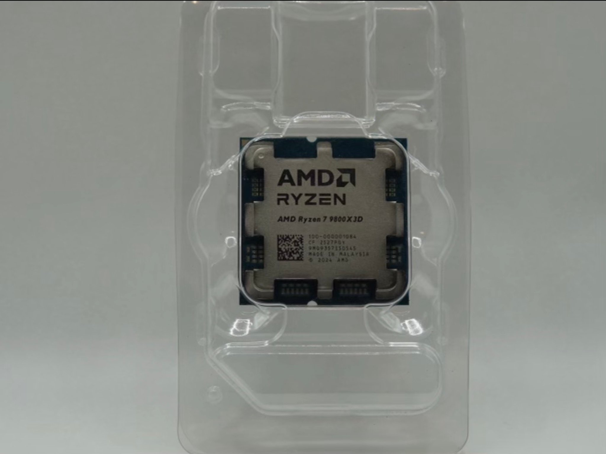 AMD RYZEN 7 9800x3D