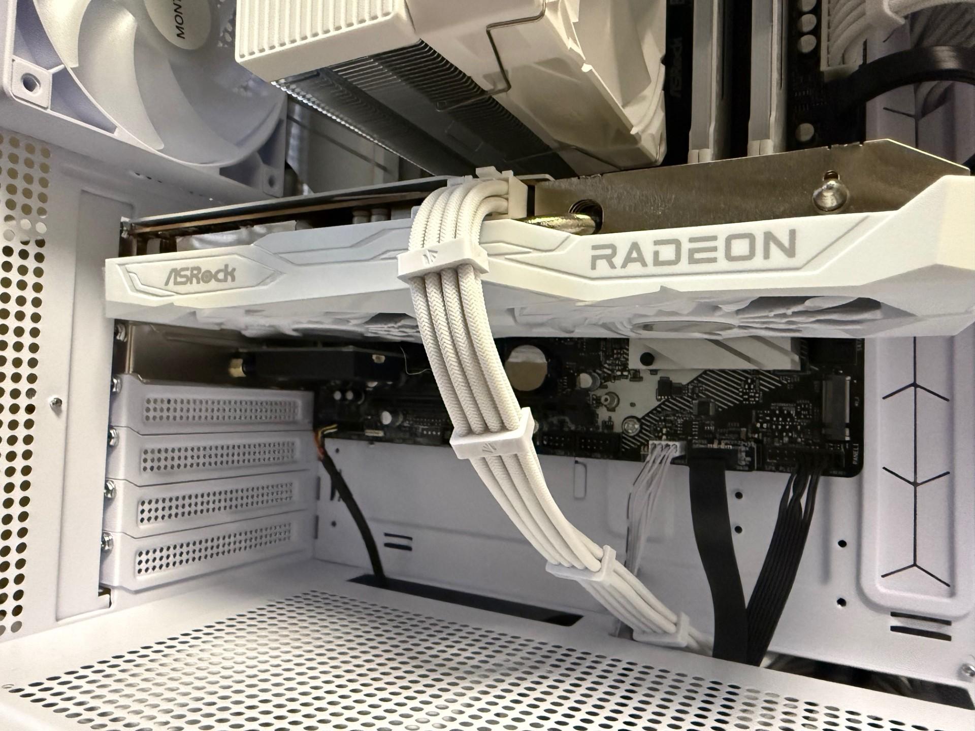 ❄️ Whiteout Gaming PC Fresh Build- Ryzen 5500, RX 6600, 16GB RAM, 1TB SSD, Wi-Fi - REDUCED! ❄️