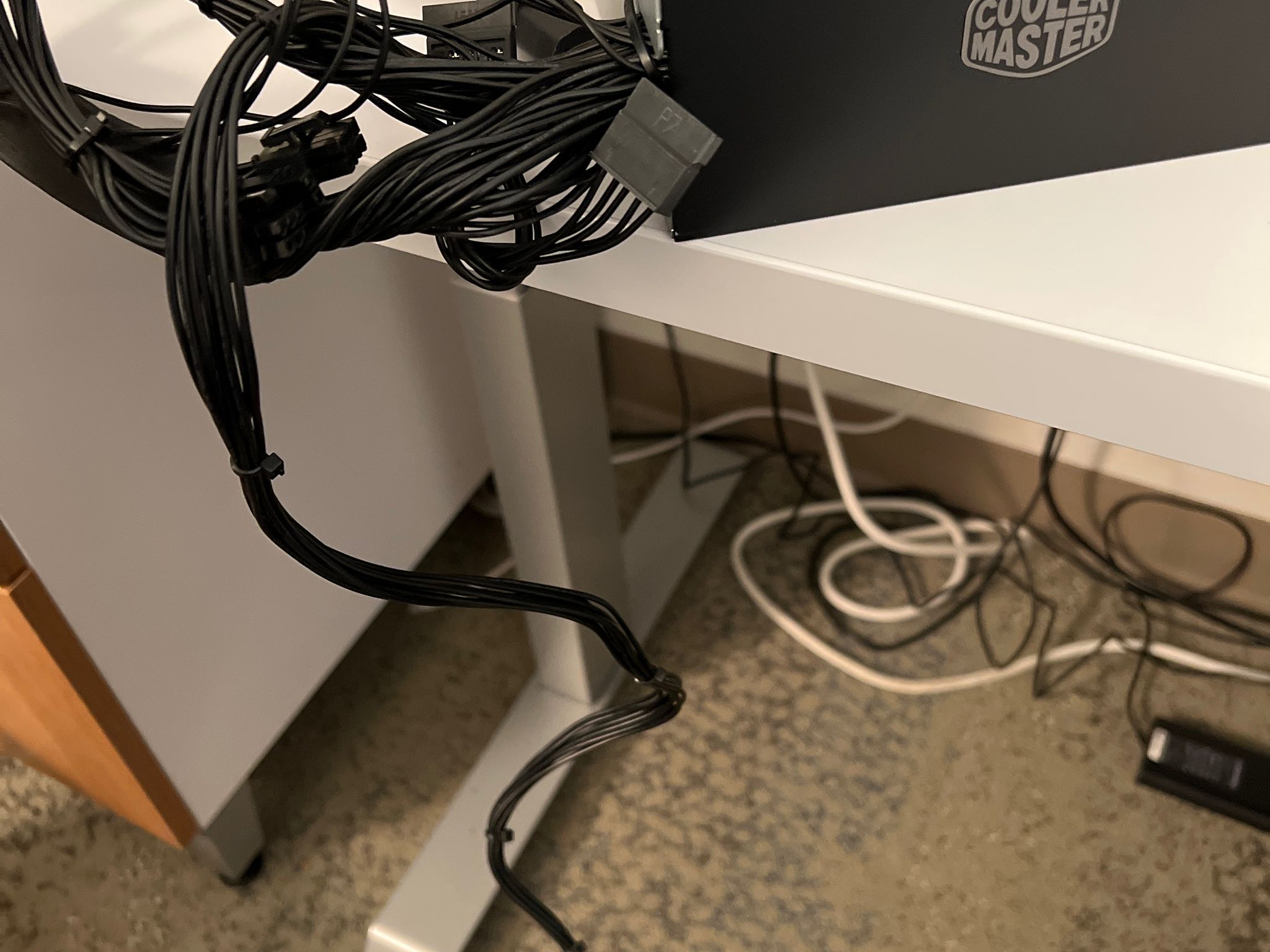  800 W 80 Plus Gold certified ATX power supply