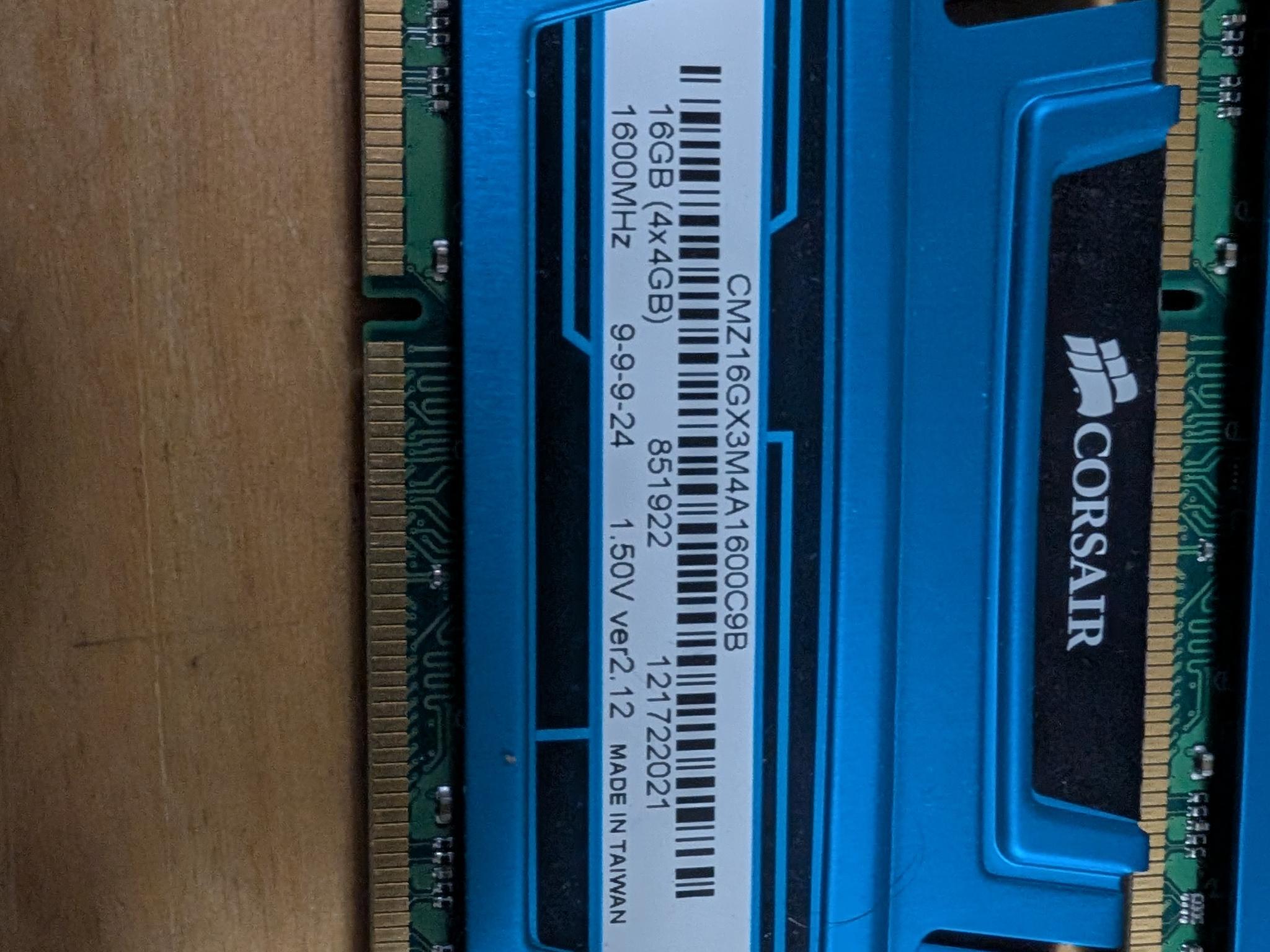 16GB Corsair DDR3 1600MTs 4x4gb kit Blue